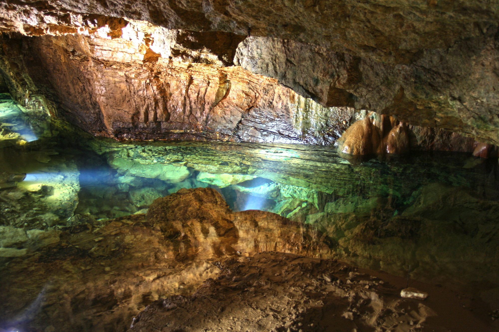 Grottes de Bèze