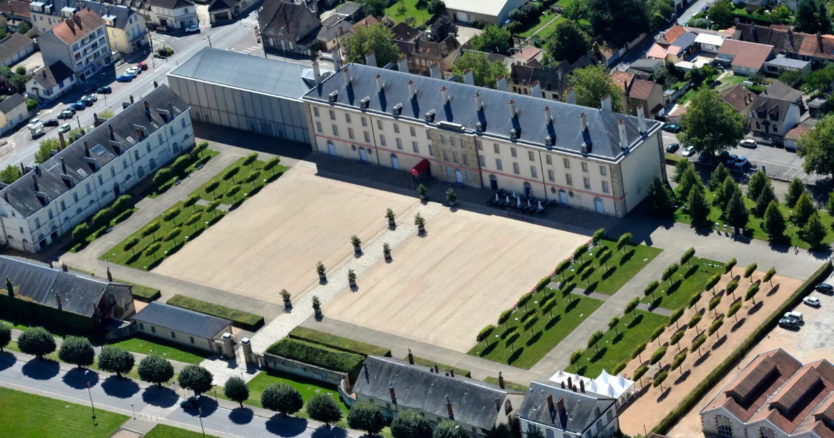 centre national du costume de scène et de la scénographie