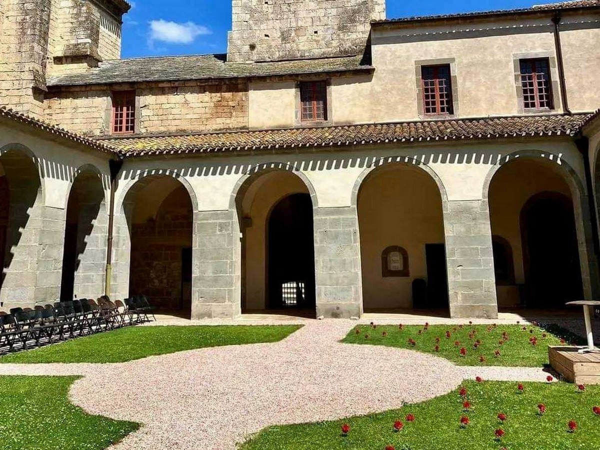 Abbaye de Caunes-Minervois