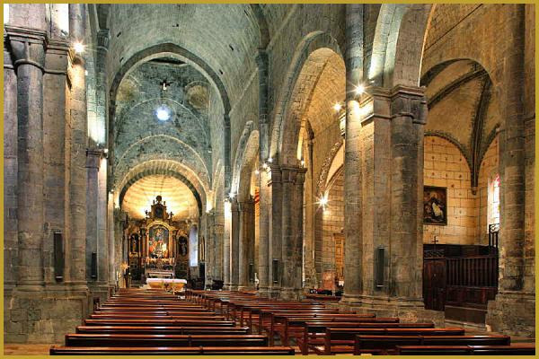 Cathédrale Notre-Dame et Saint-Thyrse