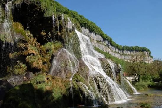 Baume-les-Messieurs - Les Plus beaux villages de France
