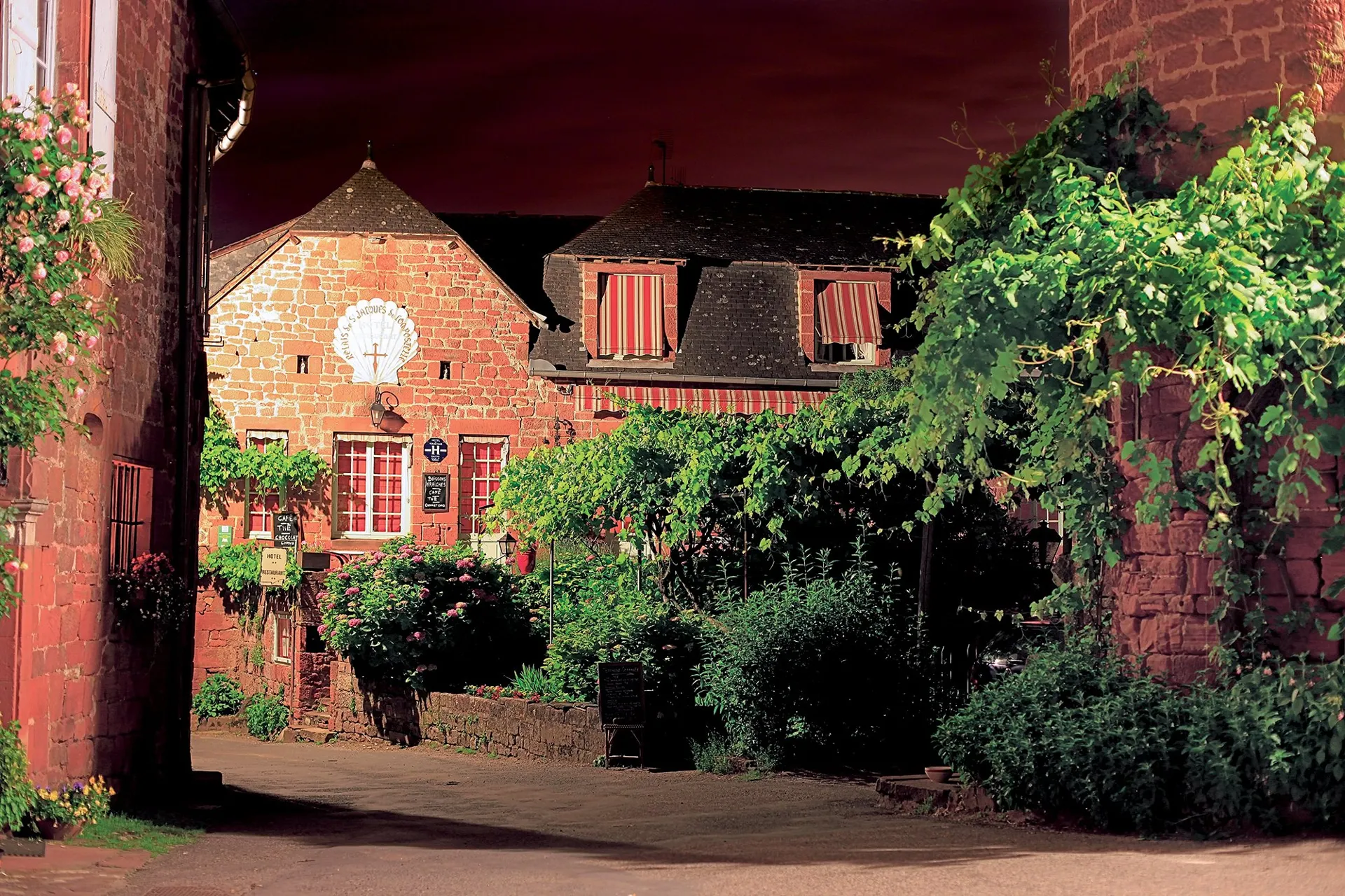 Collonges-la-Rouge - Les Plus beaux villages de France