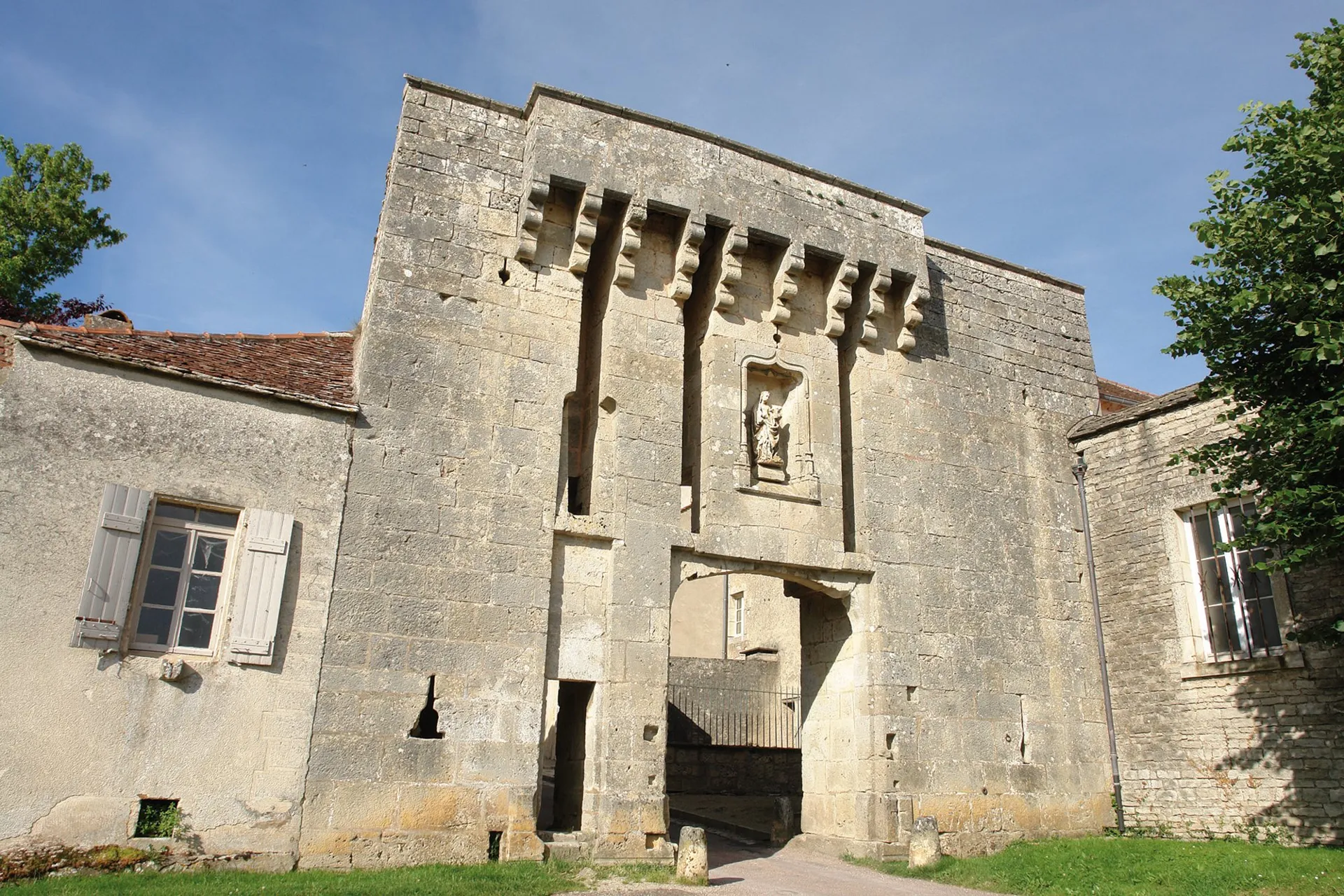 Flavigny-sur-Ozerain - Les Plus beaux villages de France