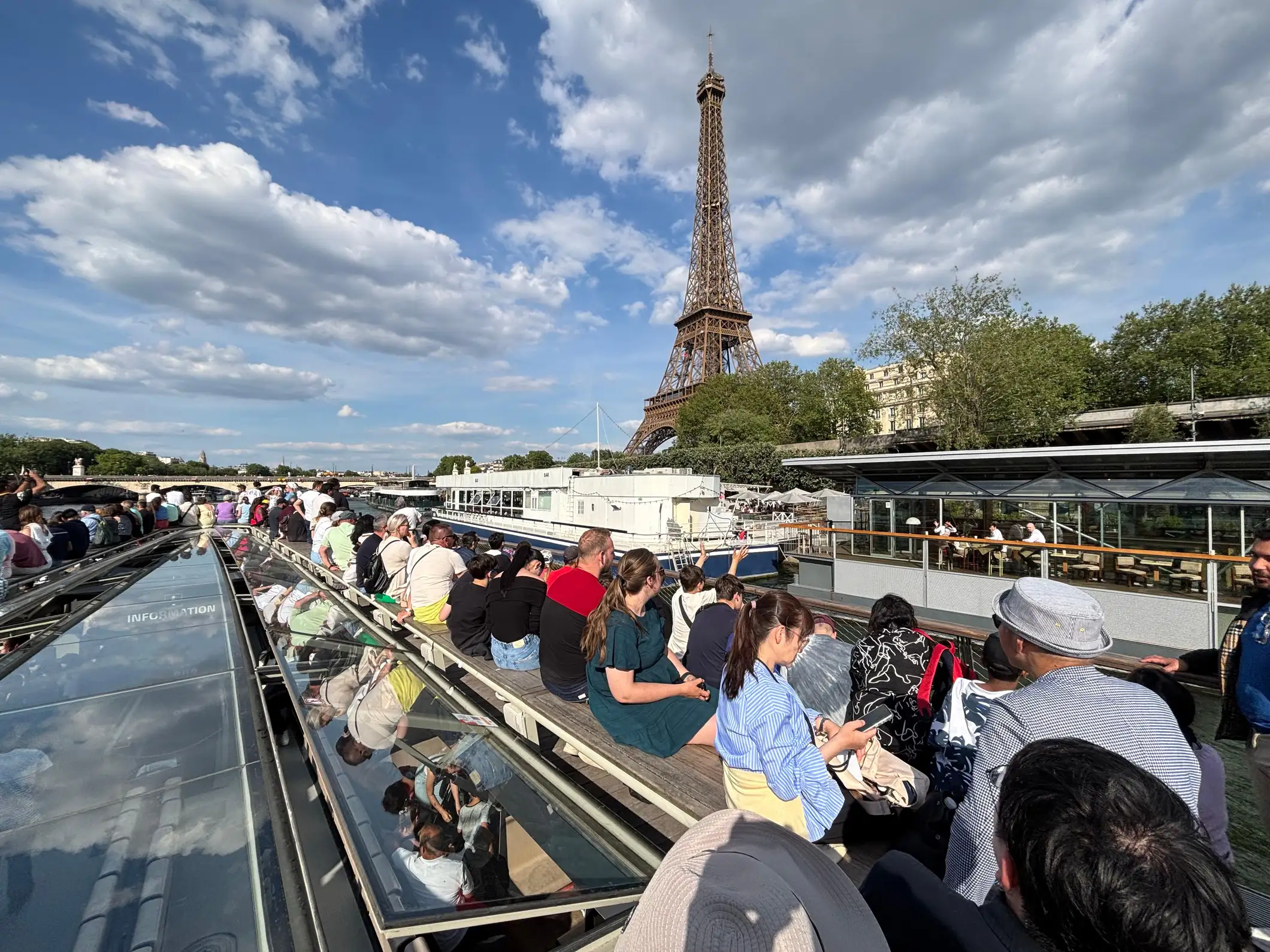 Paris : croisière d'une heure sur la Seine au départ de la tour Eiffel
