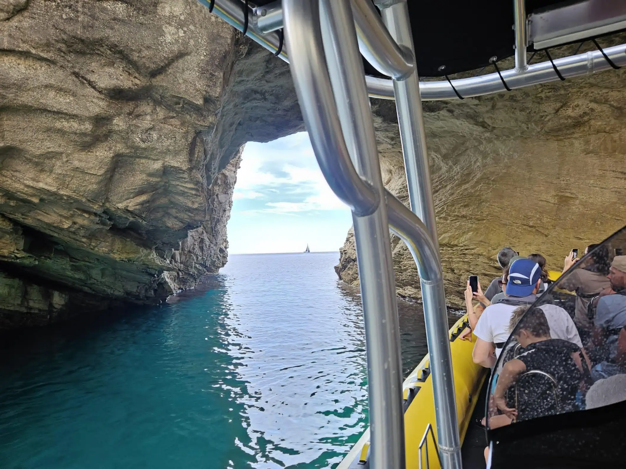 Bonifacio : visite guidée des îles Lavezzi et des grottes