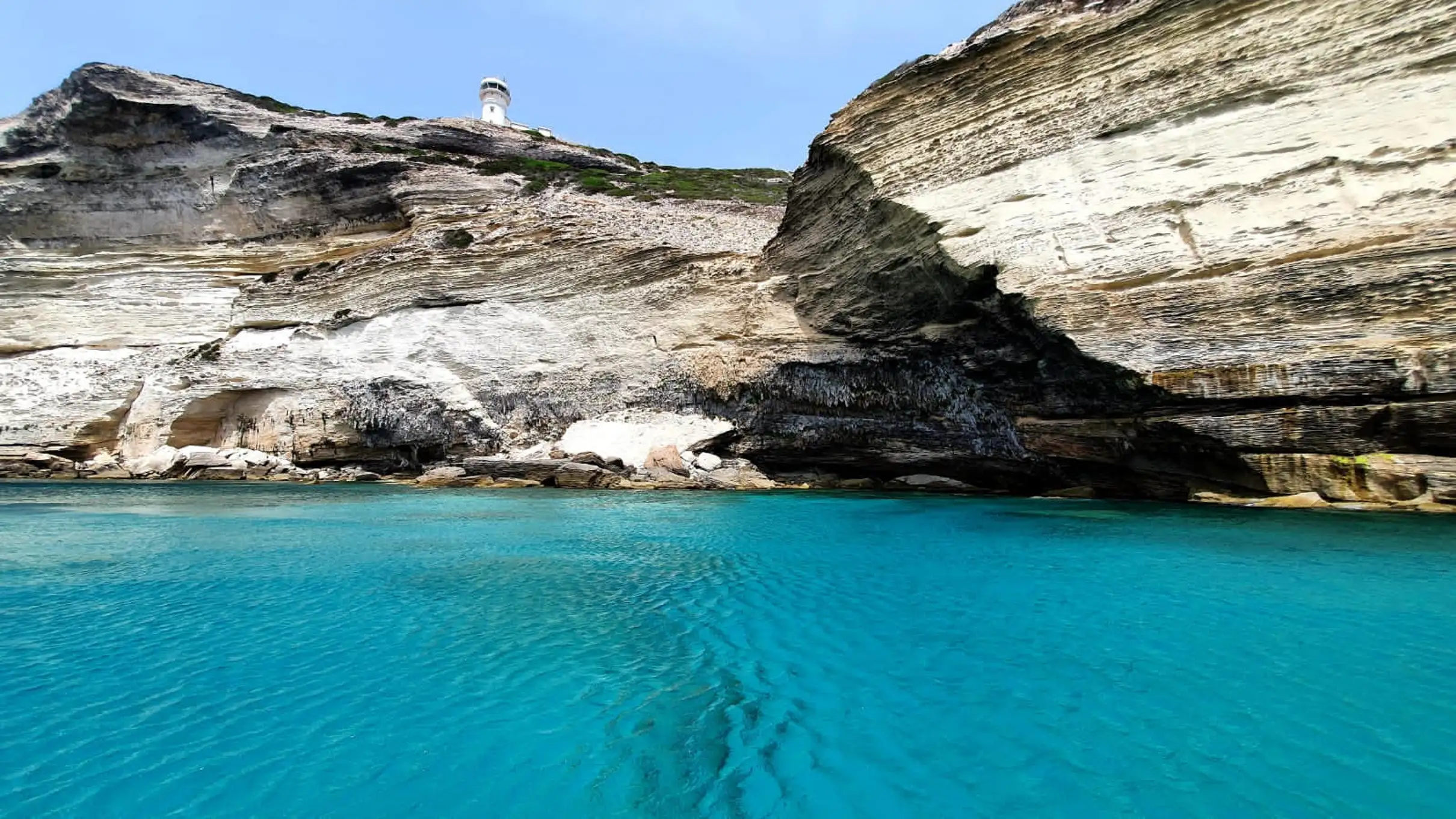 Bonifacio : visite guidée des îles Lavezzi et des grottes