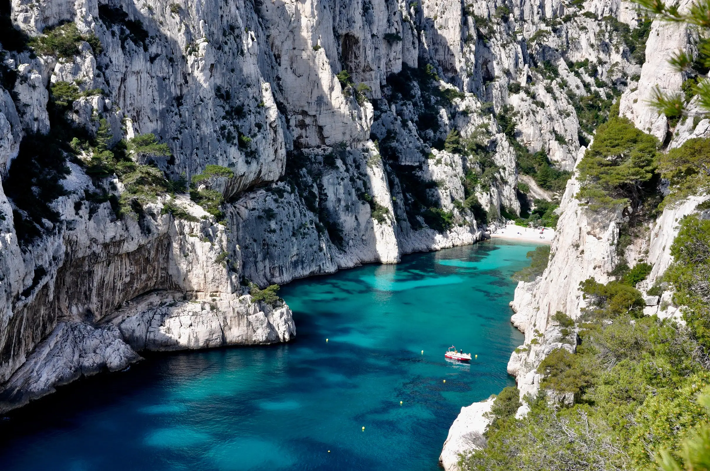 Au départ de Marseille : Tour en bateau des Calanques emblématiques avec baignade
