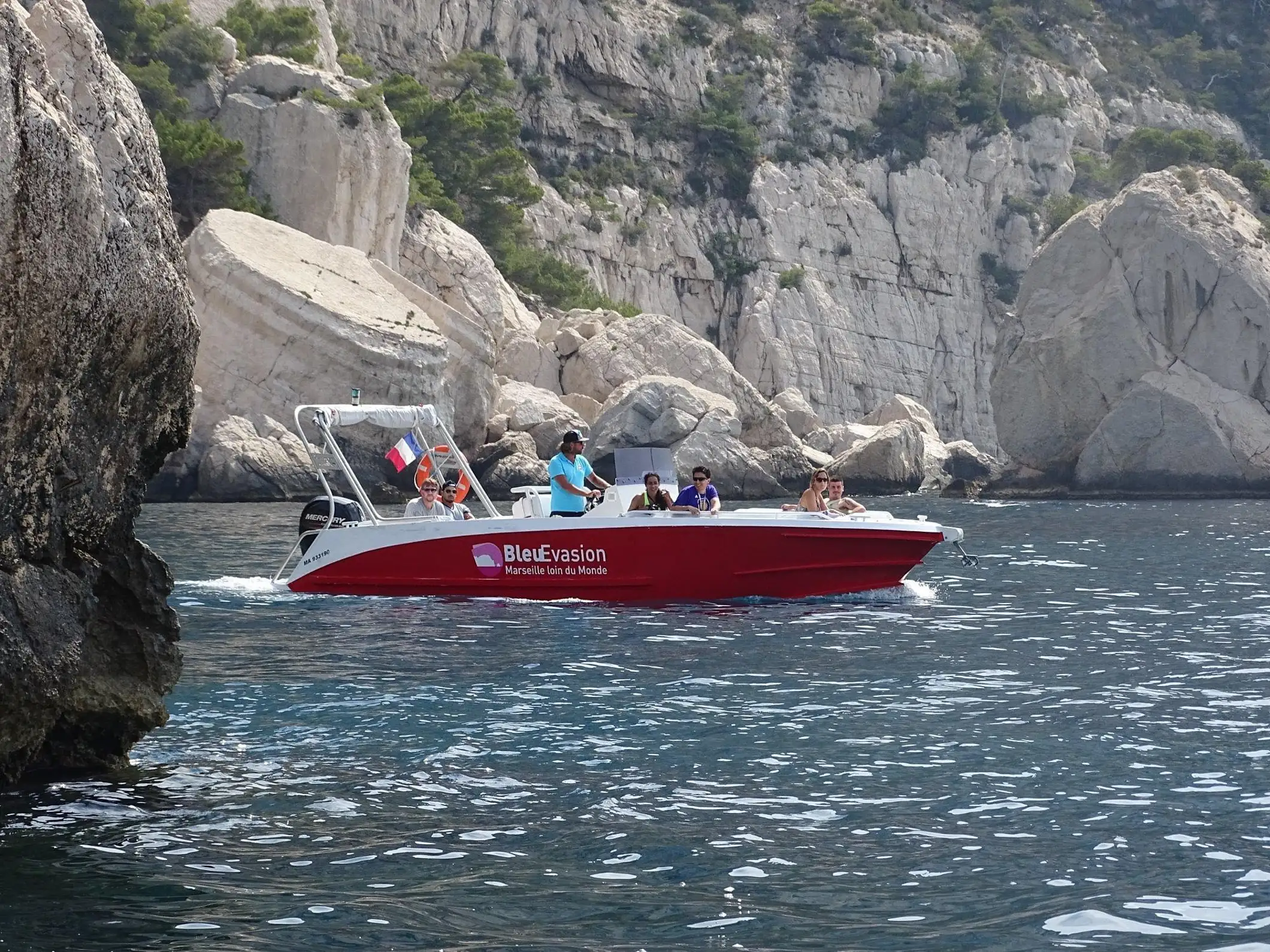 Au départ de Marseille : Tour en bateau des Calanques emblématiques avec baignade