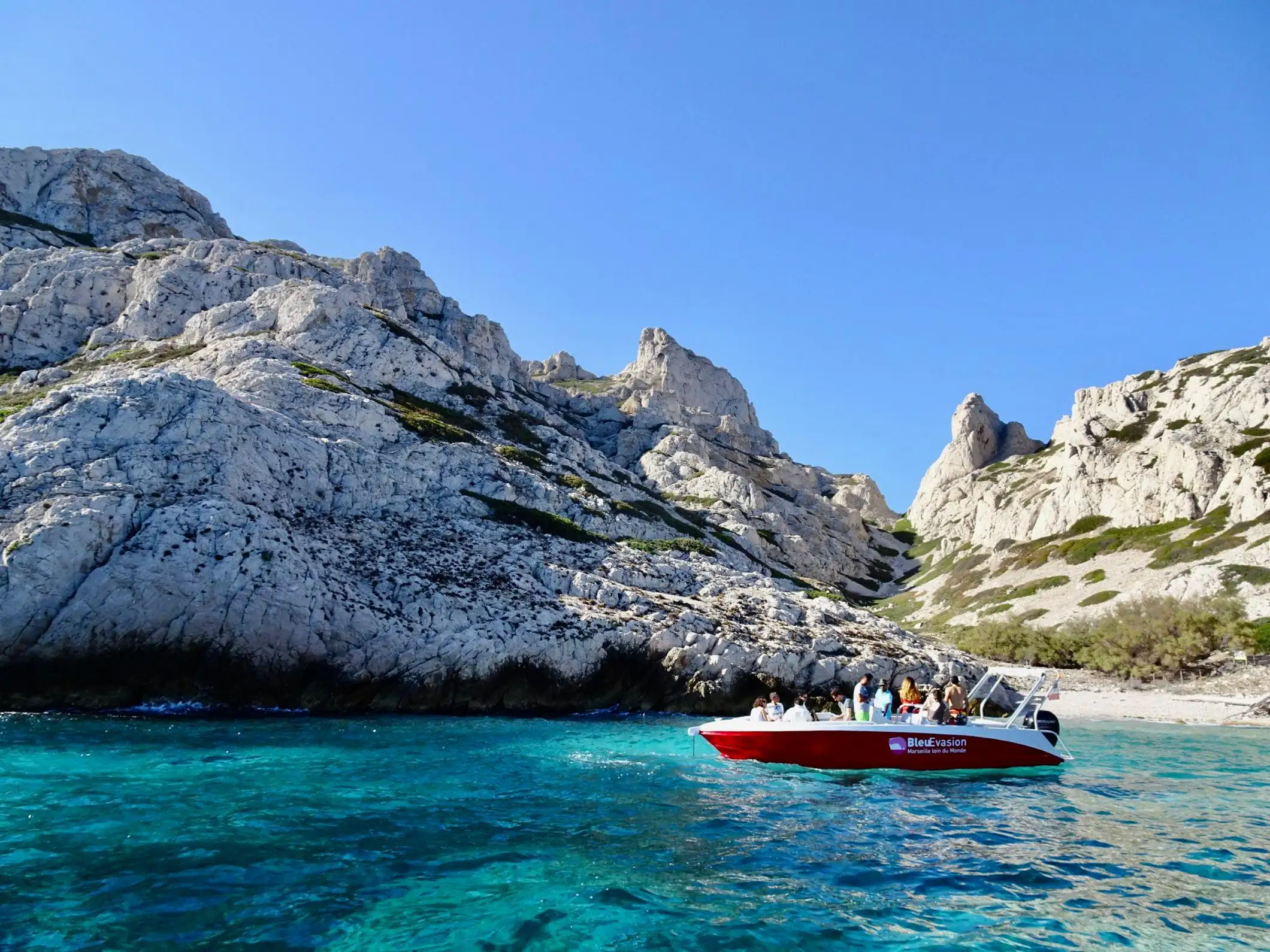 Au départ de Marseille : Tour en bateau des Calanques emblématiques avec baignade