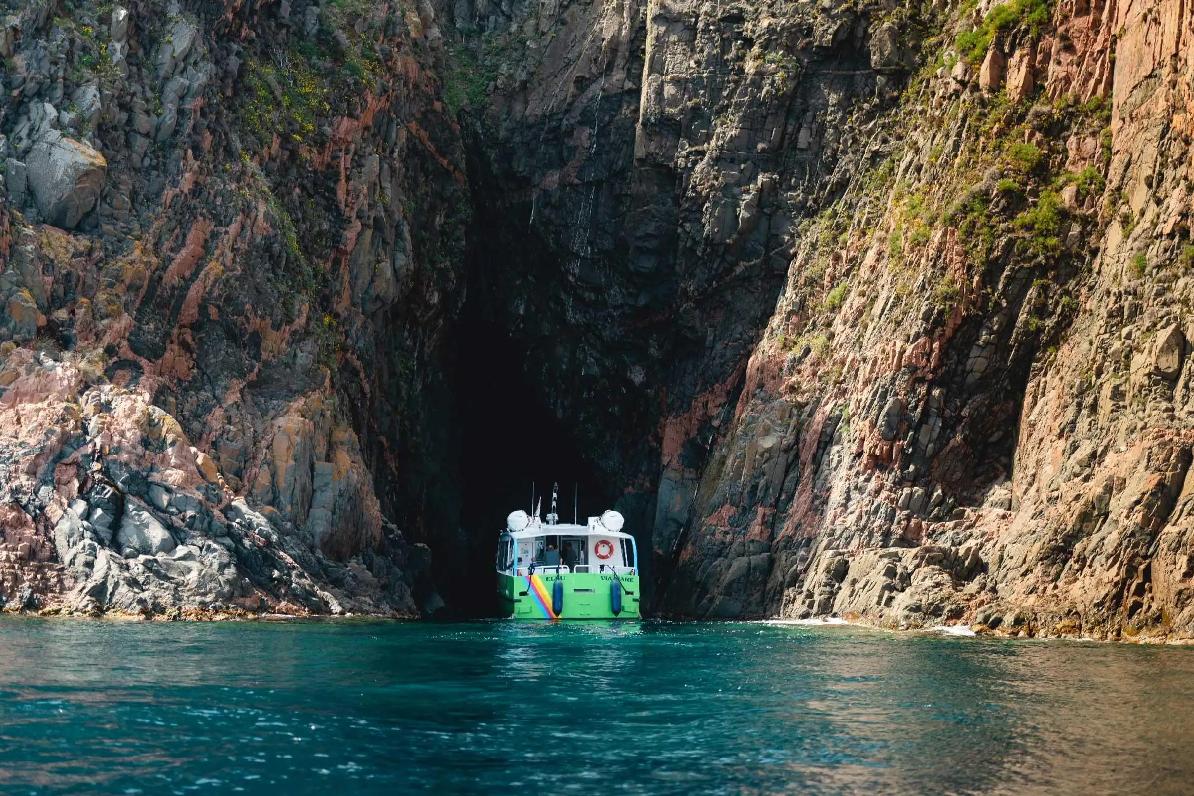 Corse : excursion en mer guidée au départ de Porto Ota