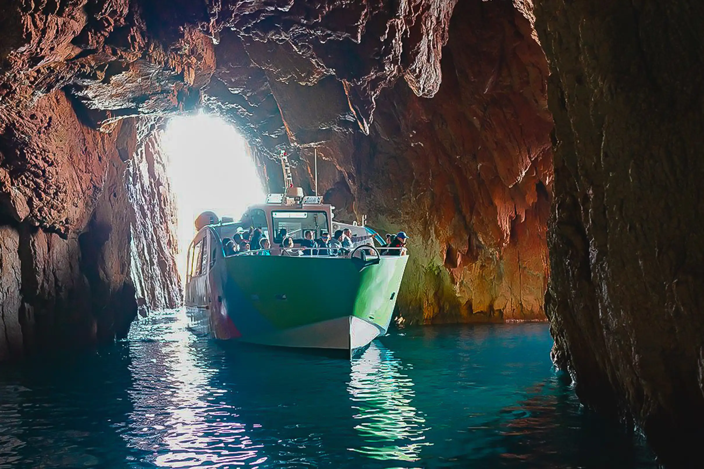 Corse : excursion en mer guidée au départ de Porto Ota
