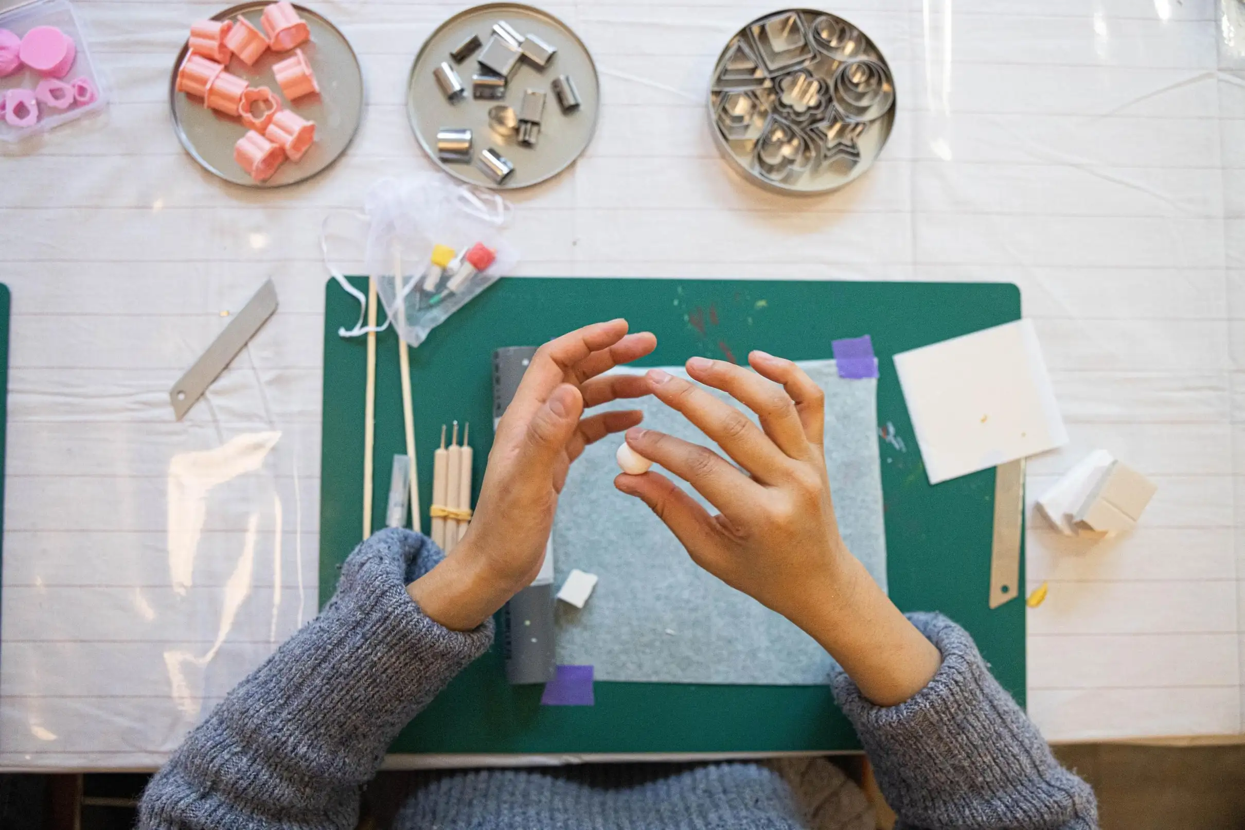 Créez vos set de boucles d'oreilles à Antibes, à 5 min du port Vauban
