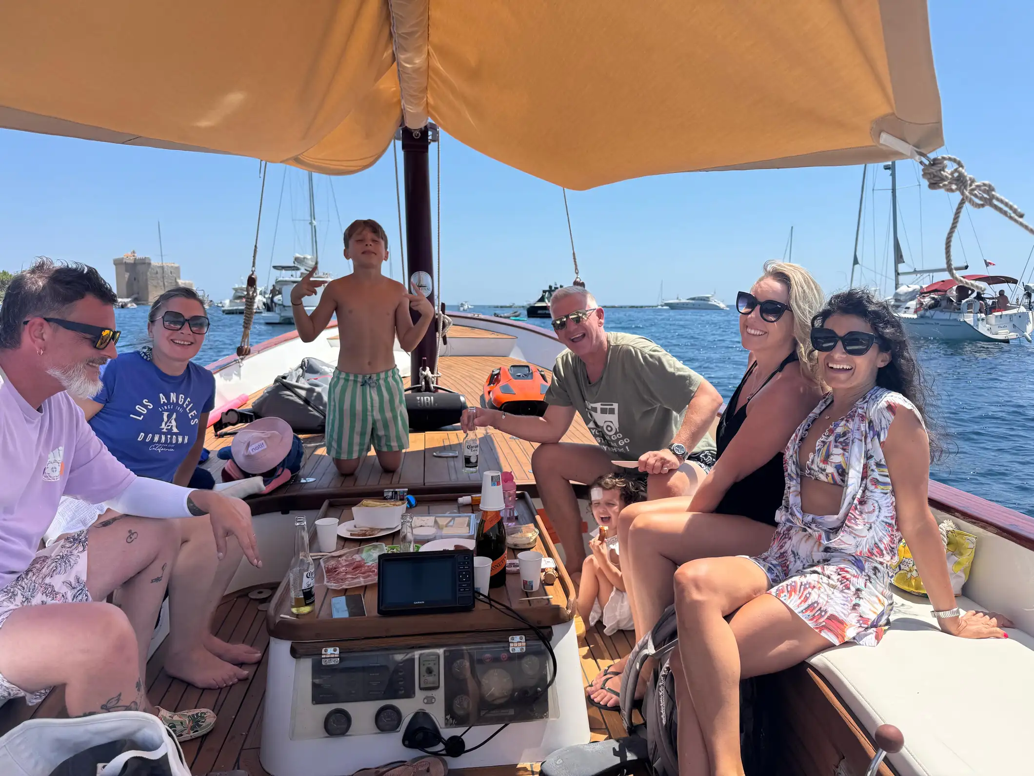 Croisière privée à Cannes avec capitaine et activités nautiques