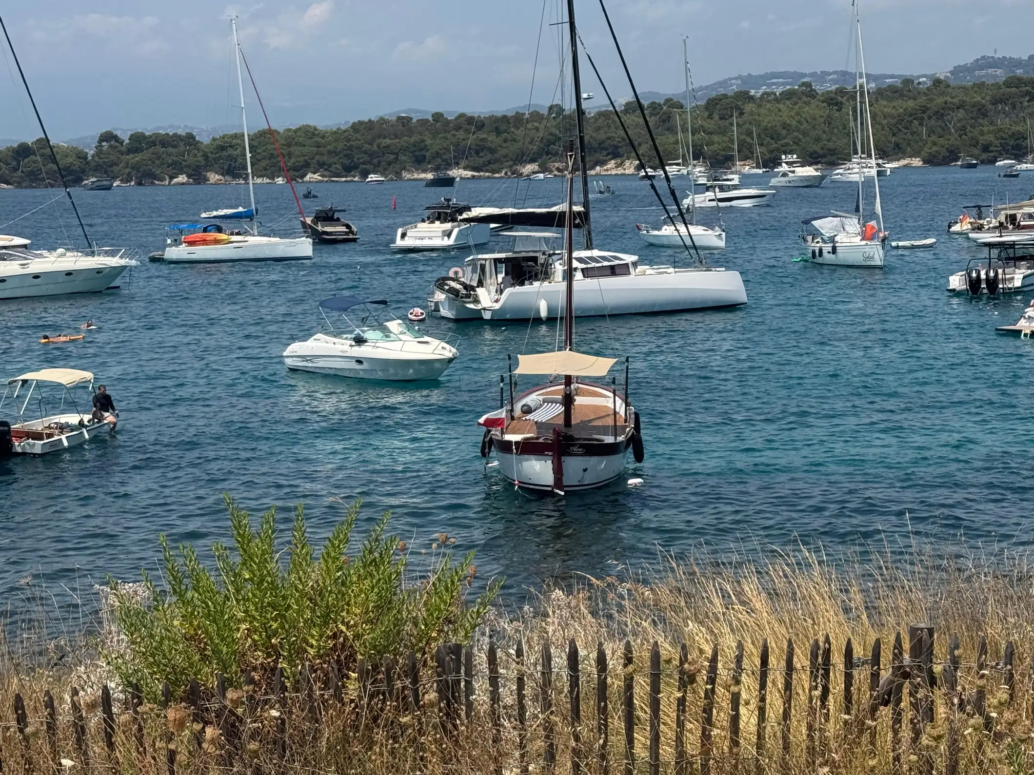 Croisière privée à Cannes avec capitaine et activités nautiques
