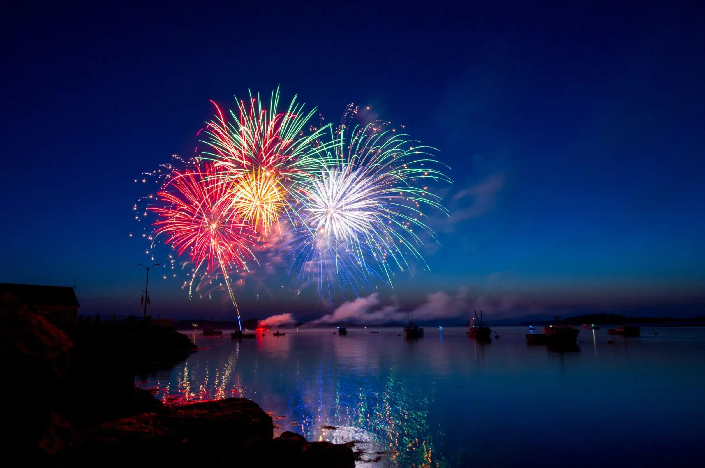 Fréjus : soirée feu d’artifice en catamaran avec apéritif dinatoire