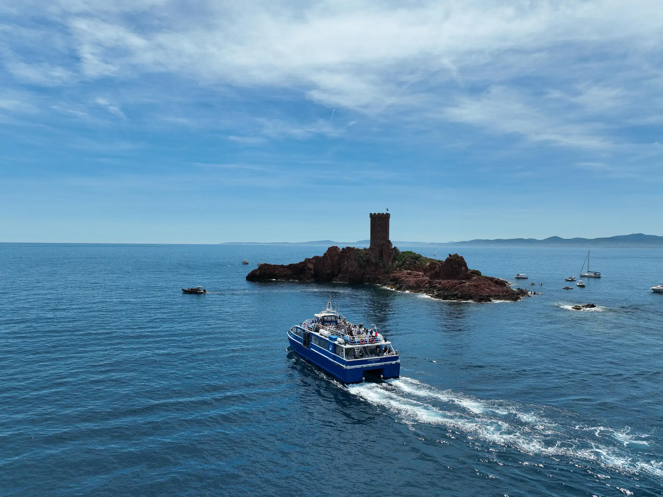 Saint-Raphaël : Croisière côtière aux Calanques de l'Estérel