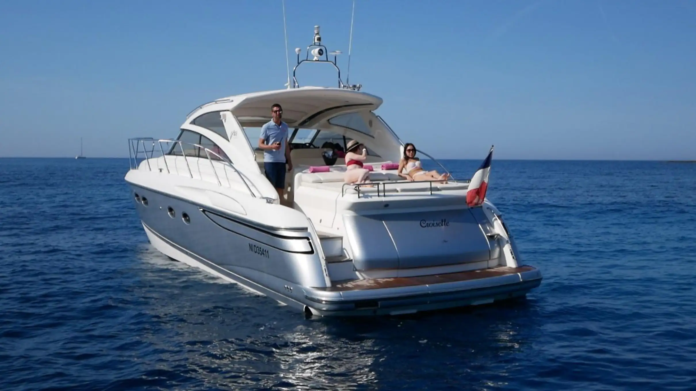Antibes : sortie privée en yacht avec skipper