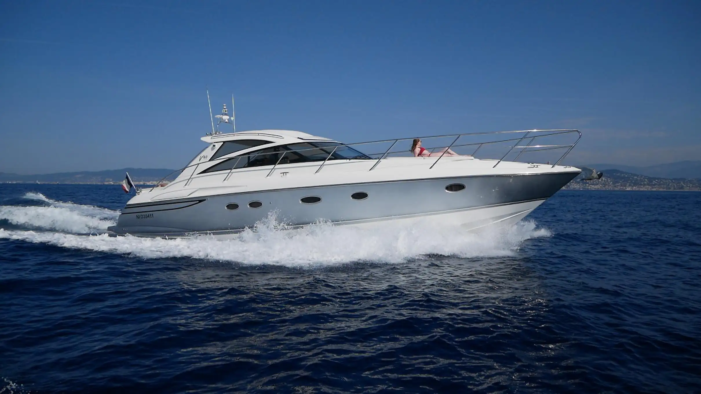 Antibes : sortie privée en yacht avec skipper