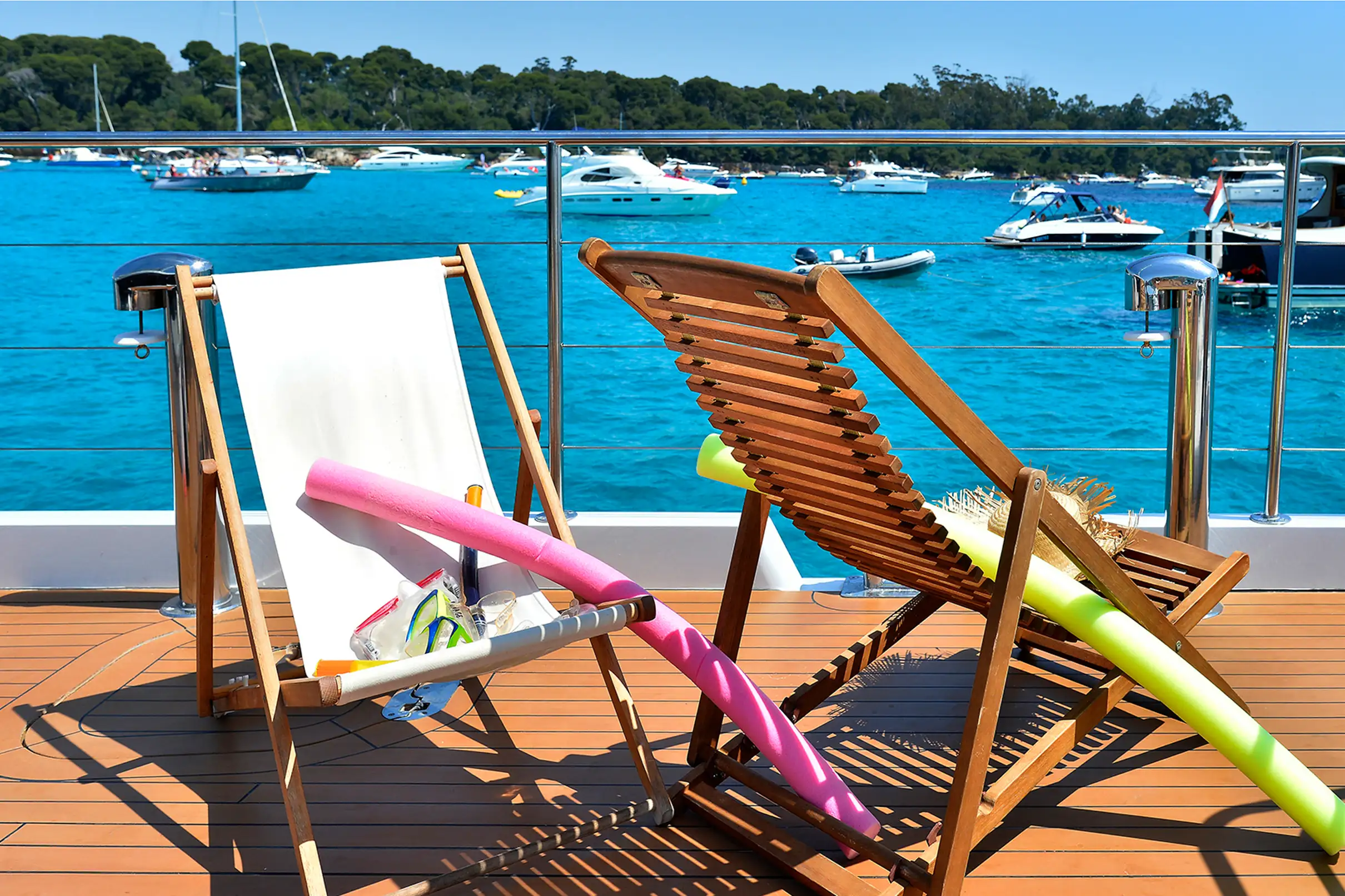 Cannes : Croisière en catamaran d'une demi-journée avec déjeuner