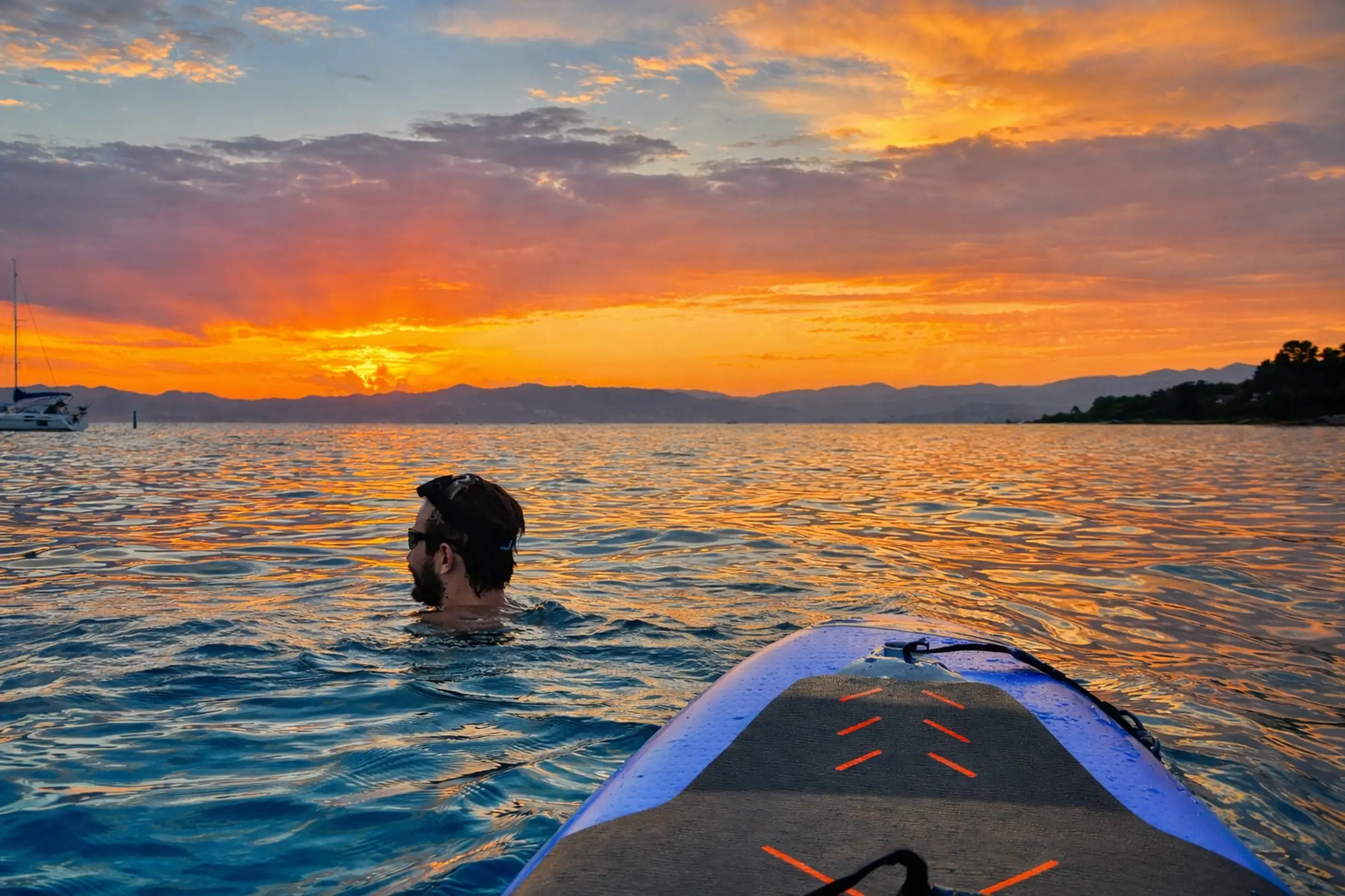Sortie en bateau privé depuis Cannes : îles de Lérins, baignade et détente