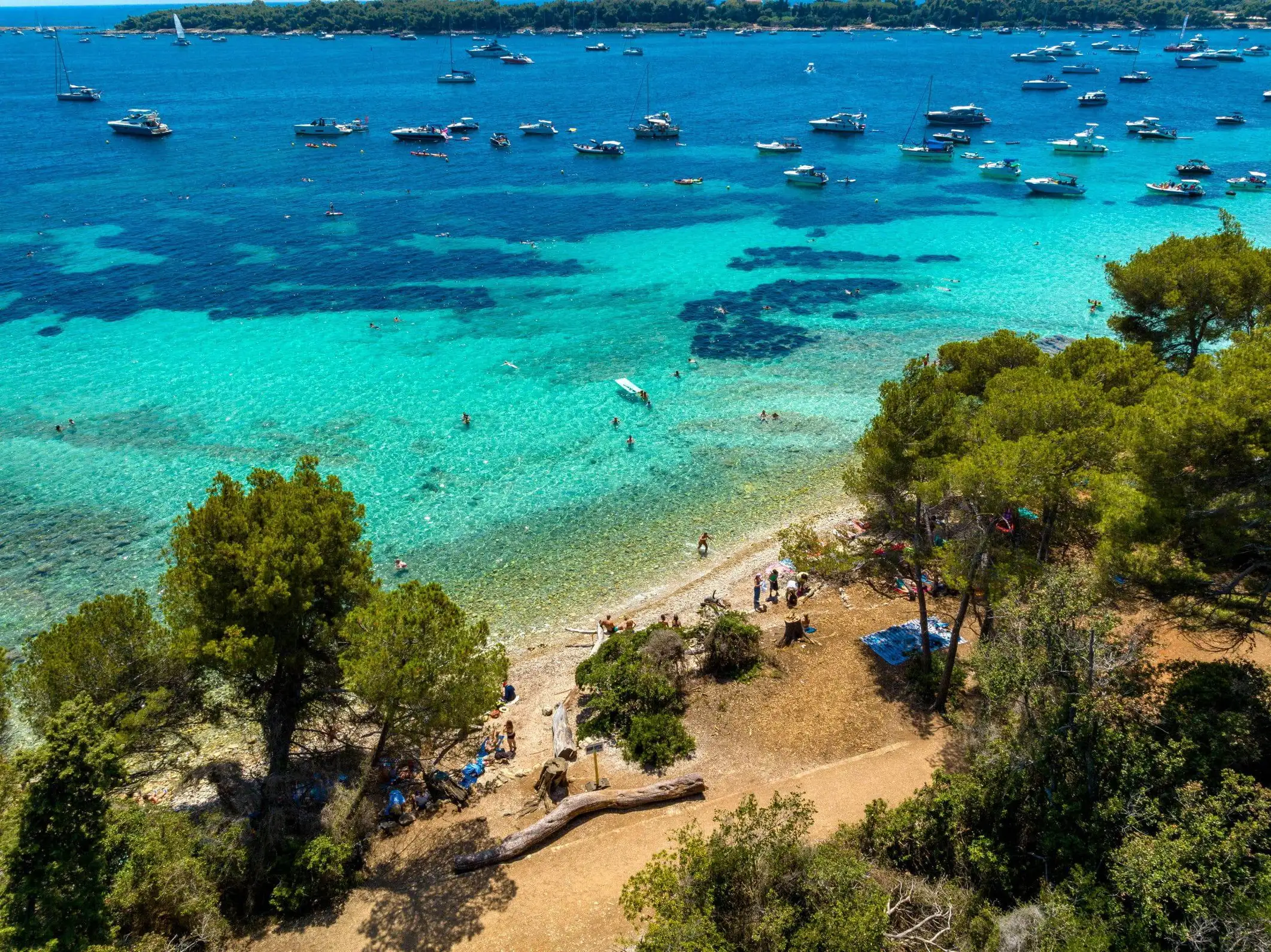 Sortie en bateau privé depuis Cannes : îles de Lérins, baignade et détente