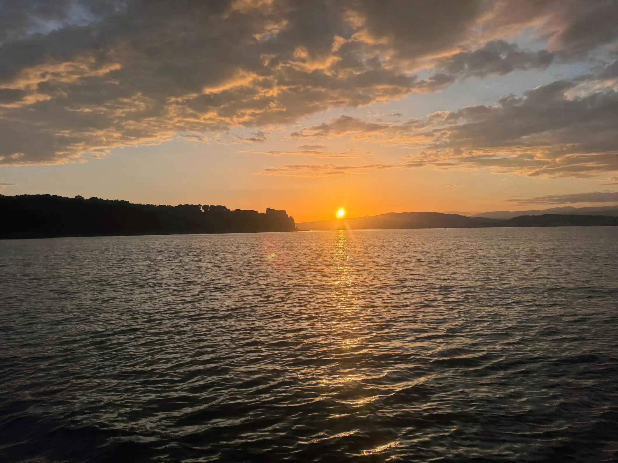 Golf Juan : Croisière au coucher du soleil avec apéritif sur l'île