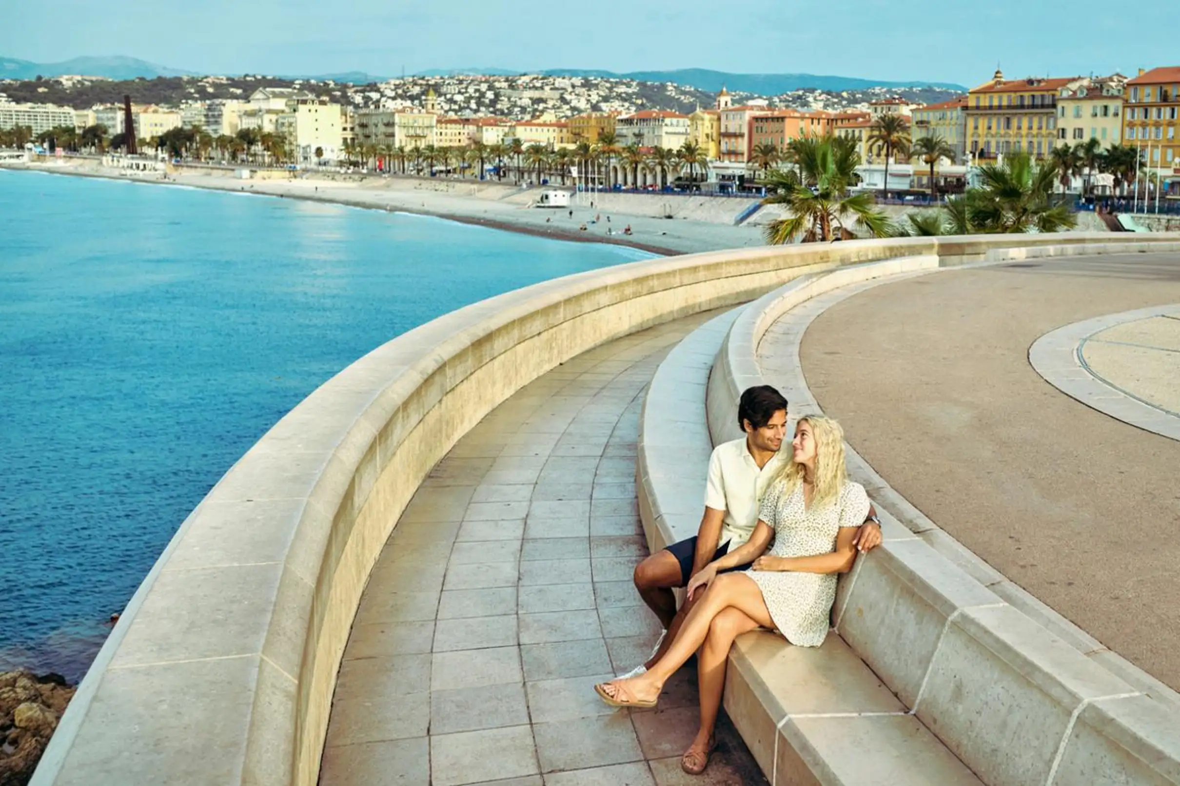 Nice : séance photo privée au bord de l'eau et dans la vieille ville