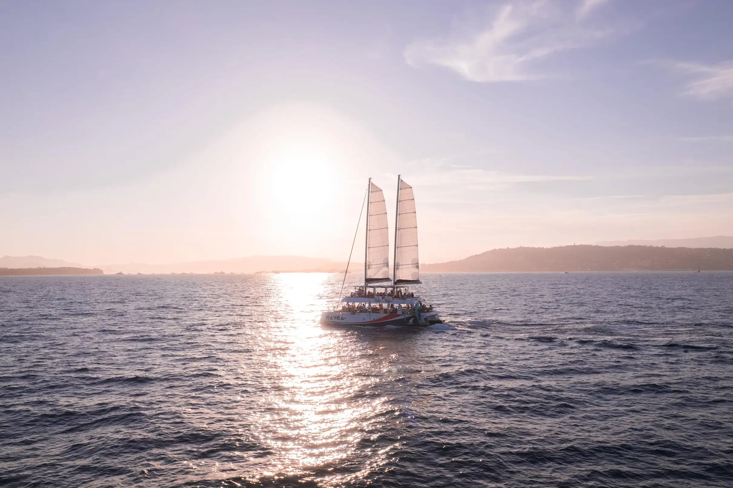 Marina Baie des Anges : Le Coucher de Soleil | Anse de la Salis