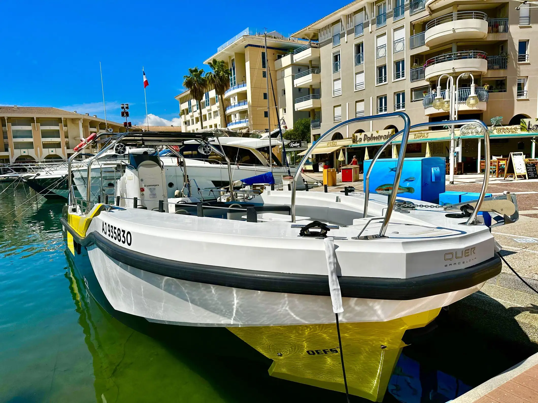 Fréjus : croisière dans les calanques de l'Estérel (bateau tout confort) + pause baignade