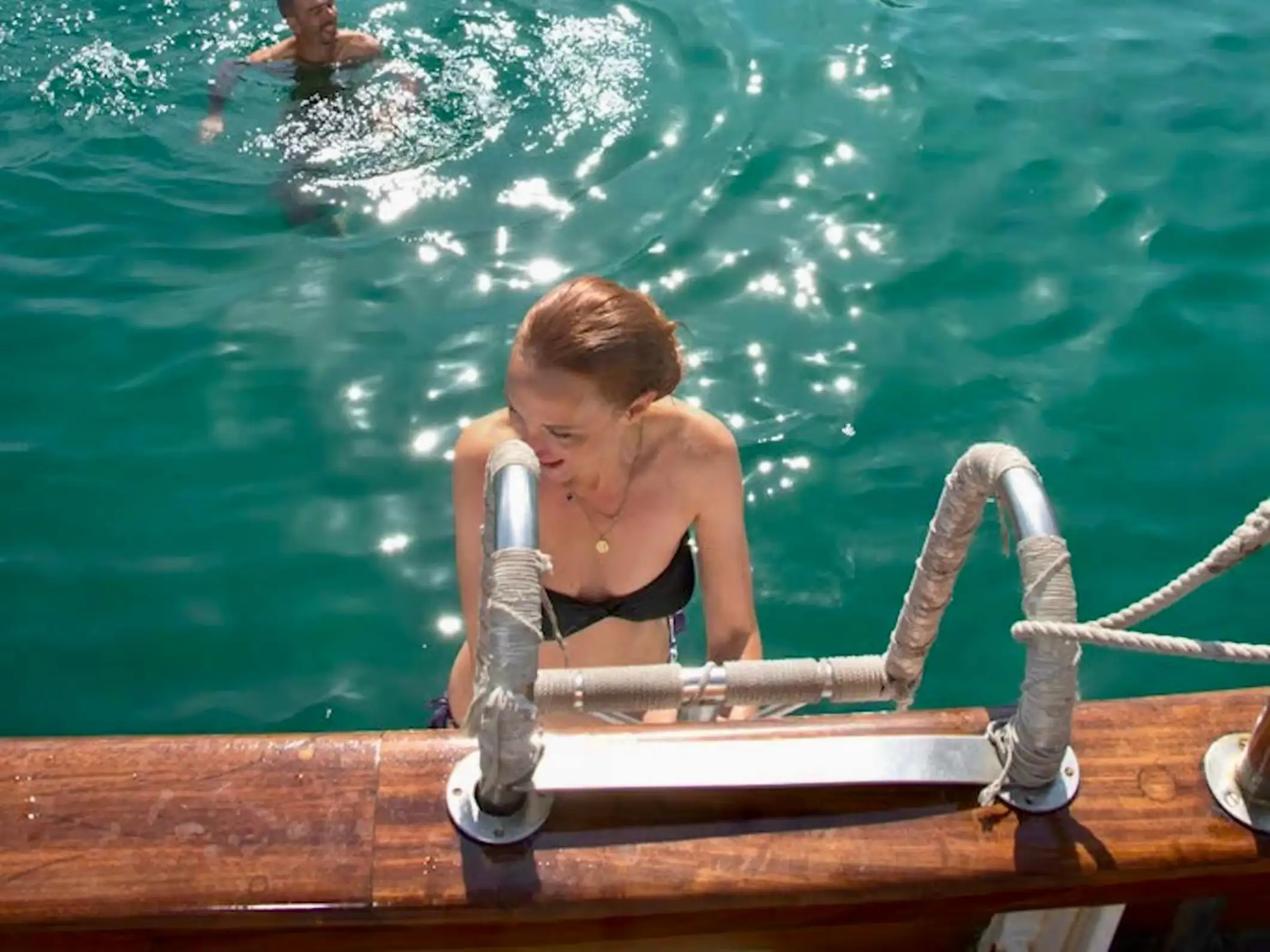 Marseille : sortie en bateau calanques avec baignade, buffet et vin