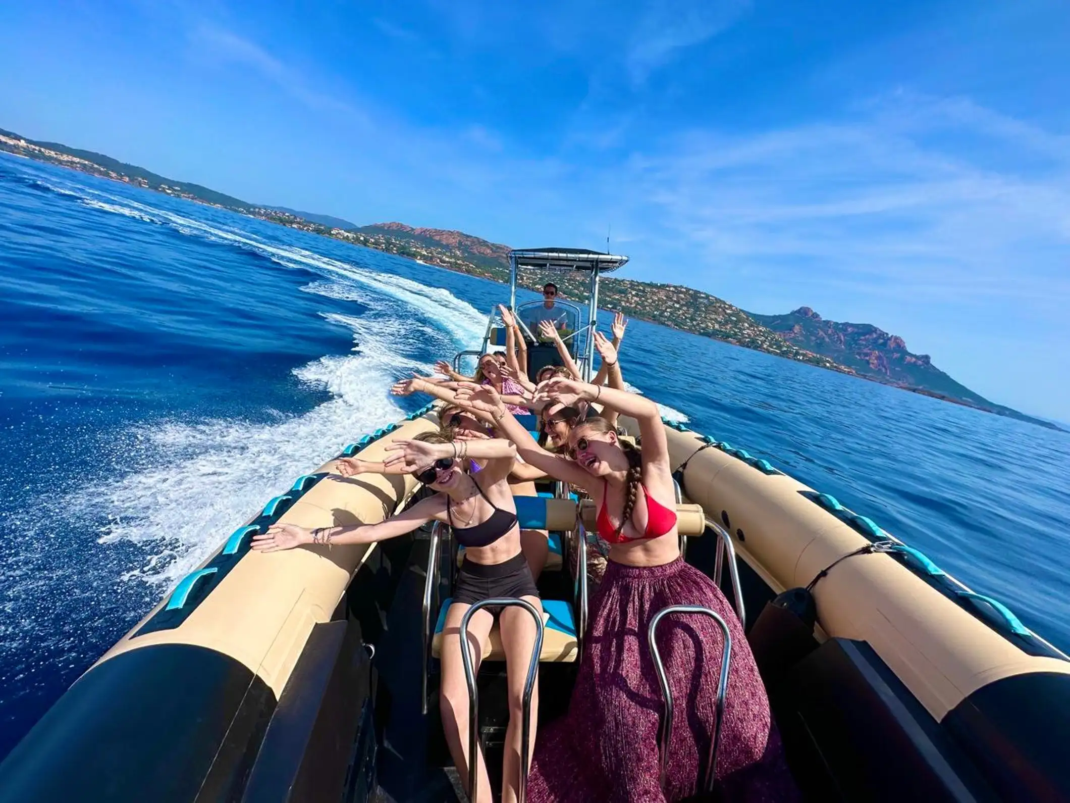 Fréjus : excursion en hors-bord dans les calanques de l'Estérel avec arrêt baignade