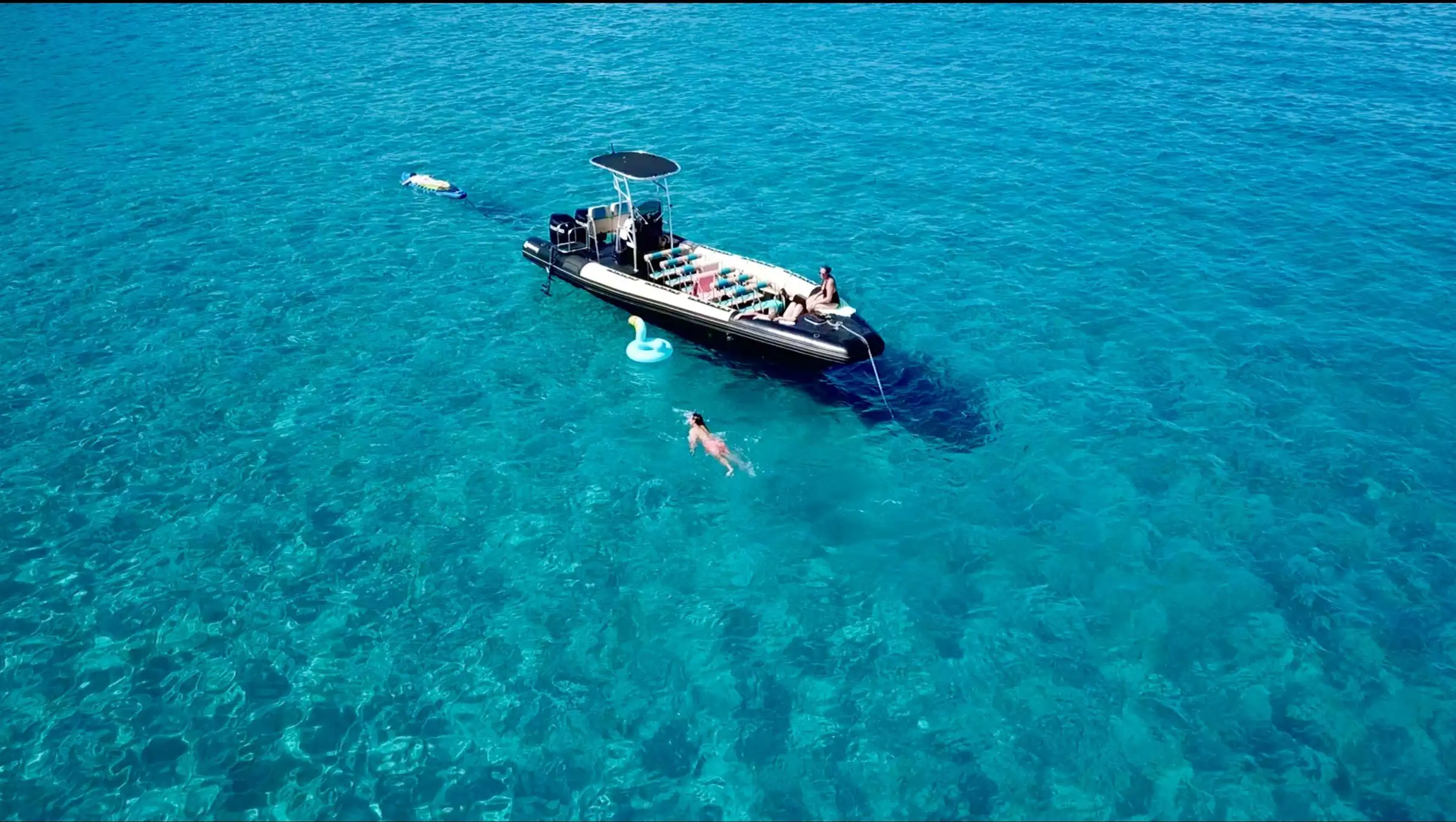 Fréjus : excursion en hors-bord dans les calanques de l'Estérel avec arrêt baignade