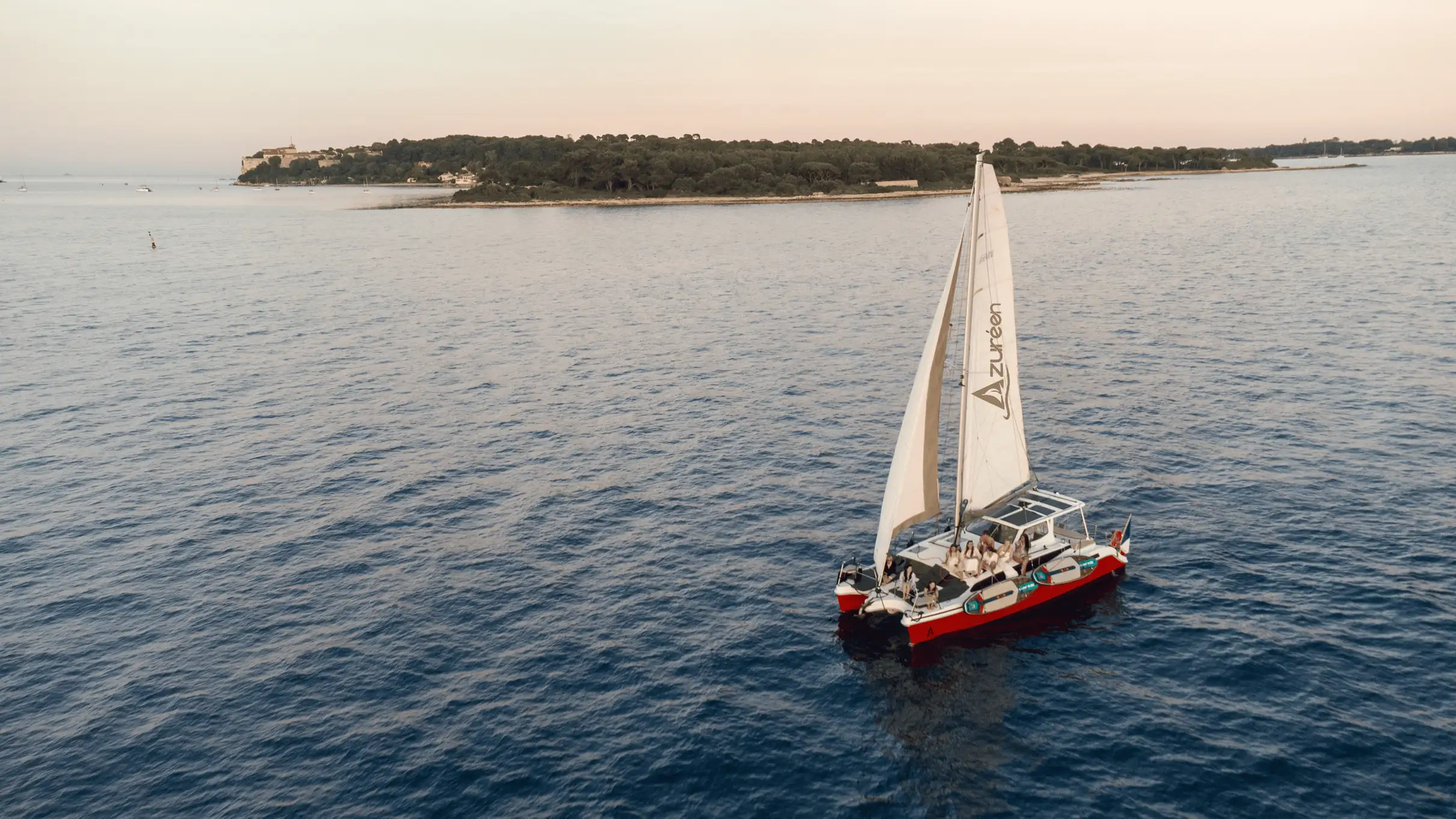 Croisière magique en catamaran à Cannes ! Paddle et plongée