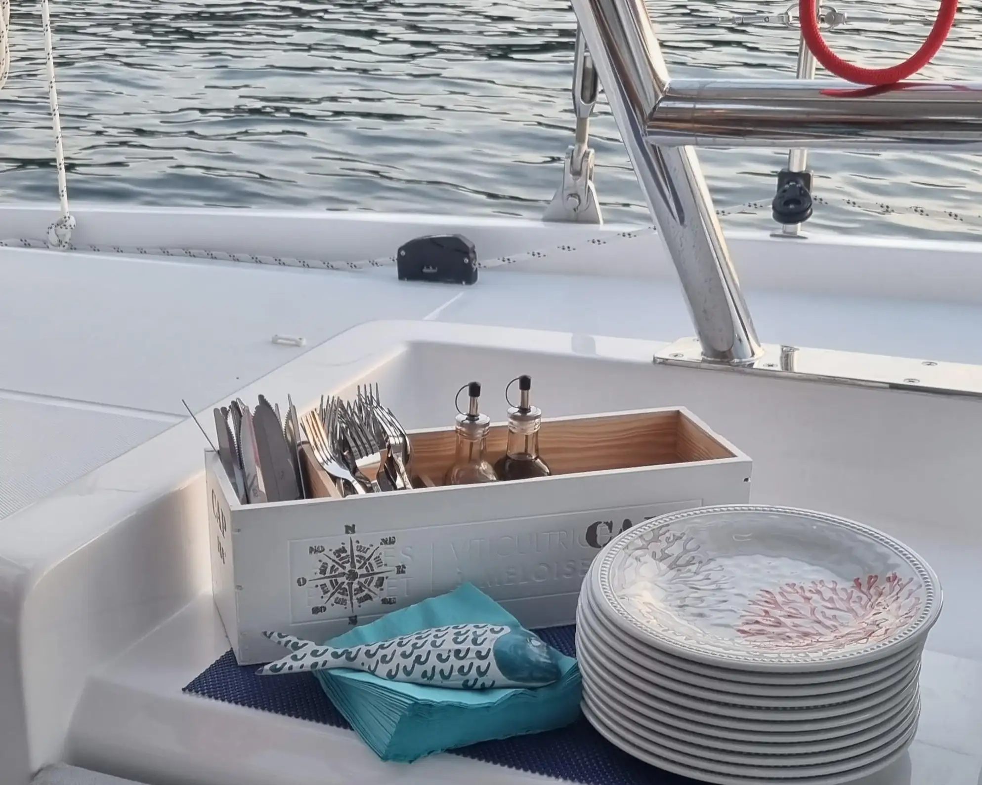 Villeneuve-Loubet : Croisière Catamaran journée petits groupes