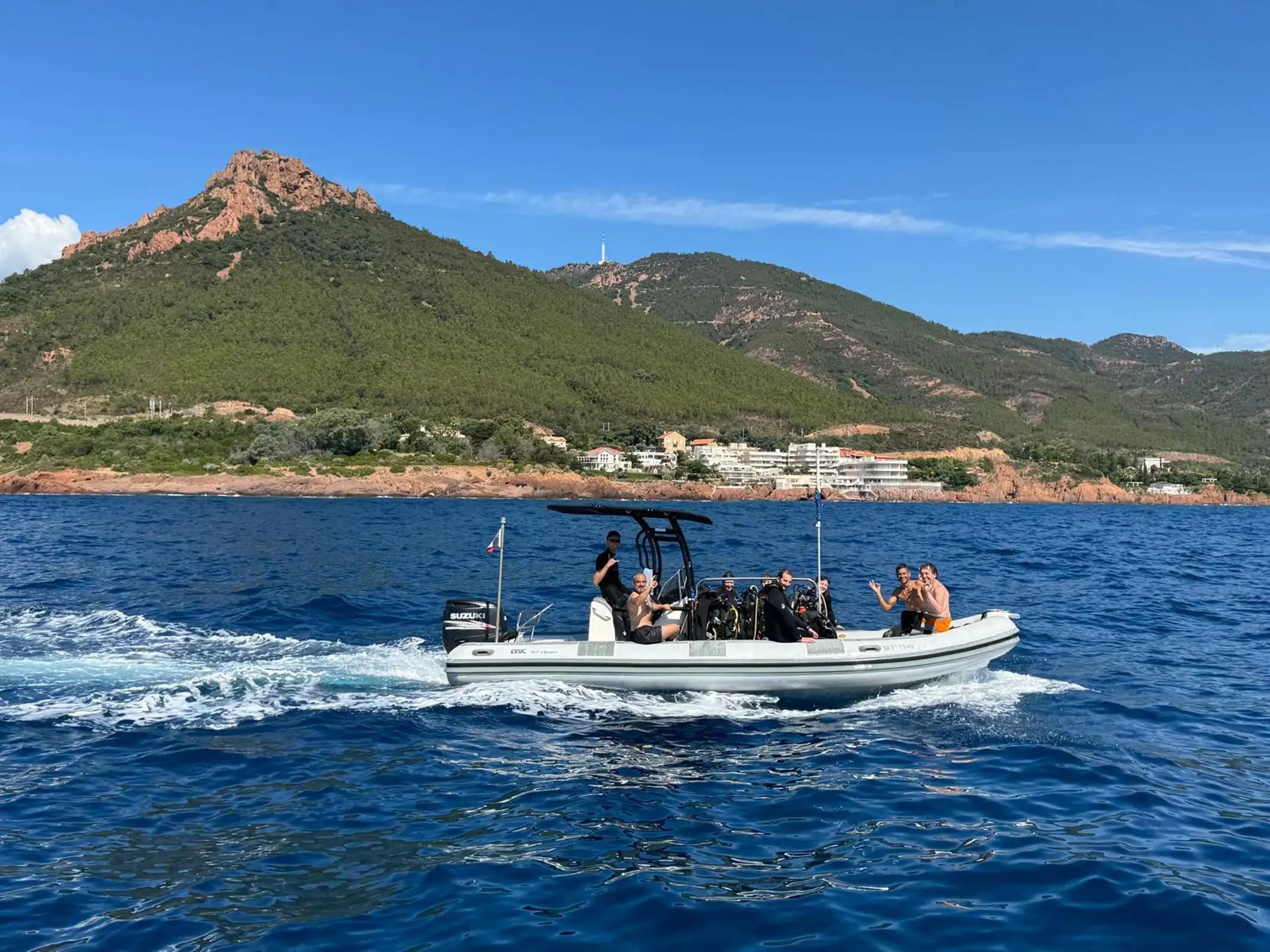 Depuis Mandelieu-La Napoule : excursion en bateau et plongée avec tuba