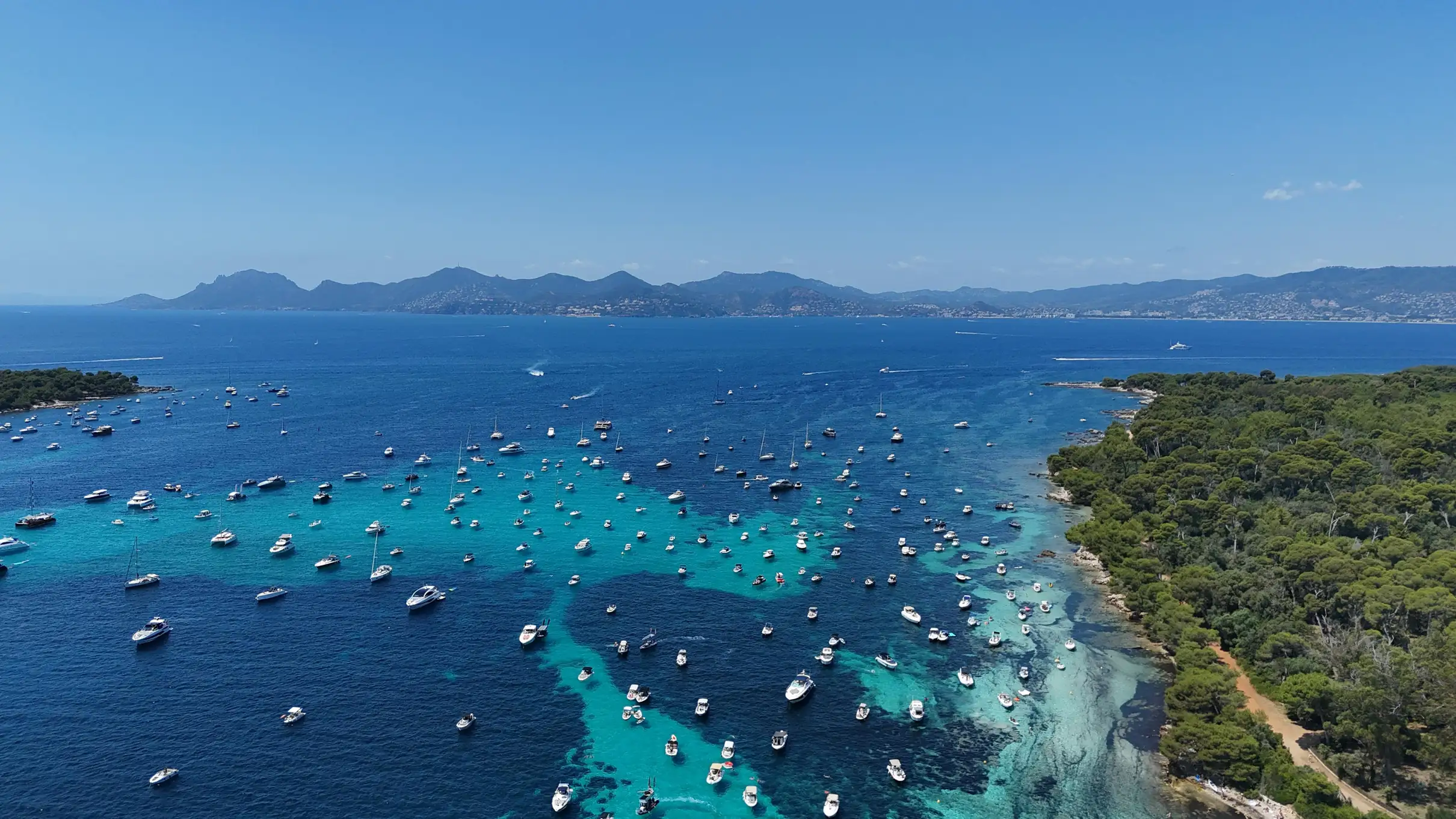 Golfe-Juan: Iles de Lérins/Cap d'Antibes: Excursion speedboat 1h30