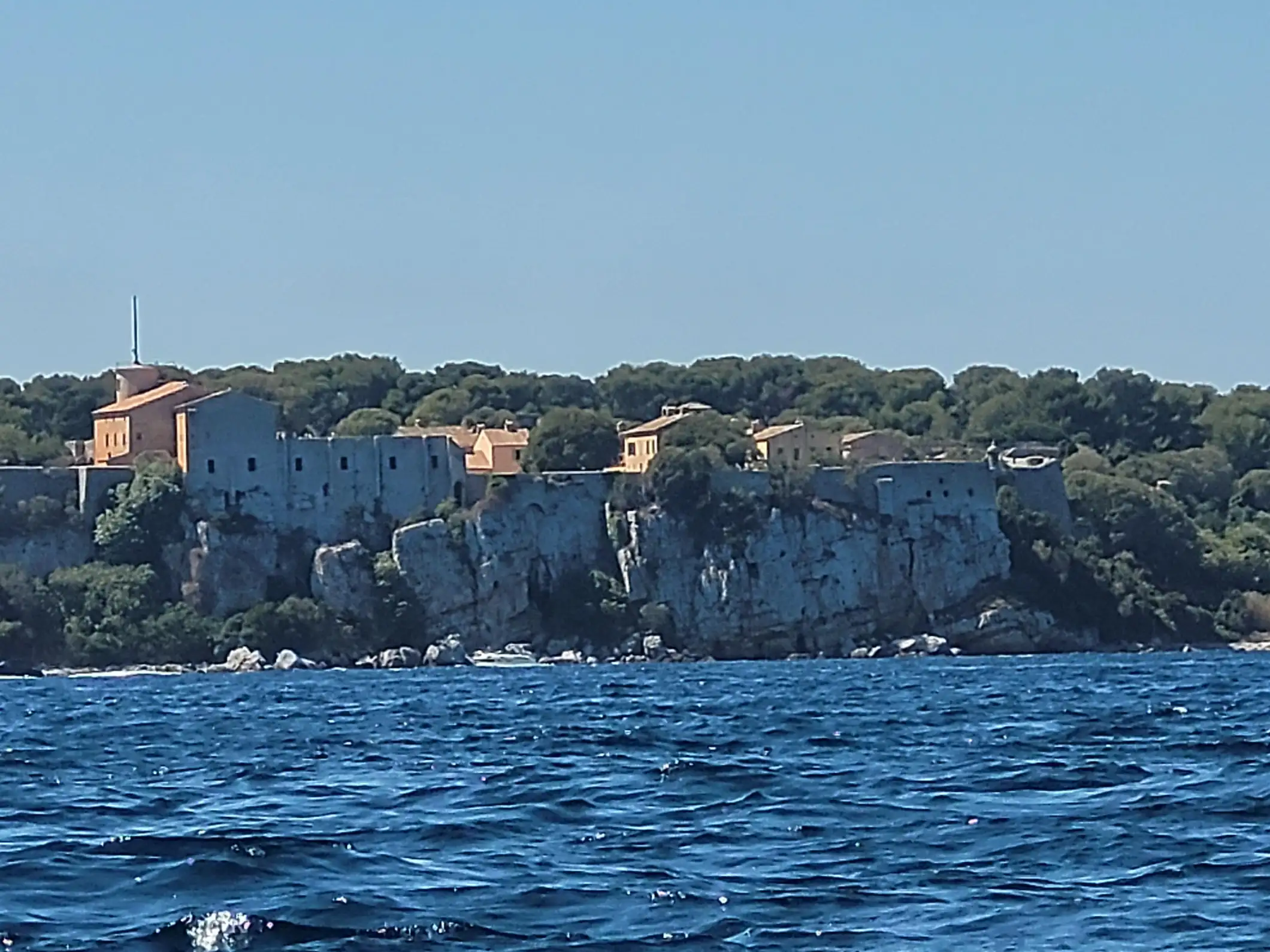 Golfe-Juan: Iles de Lérins/Cap d'Antibes: Excursion speedboat 1h30