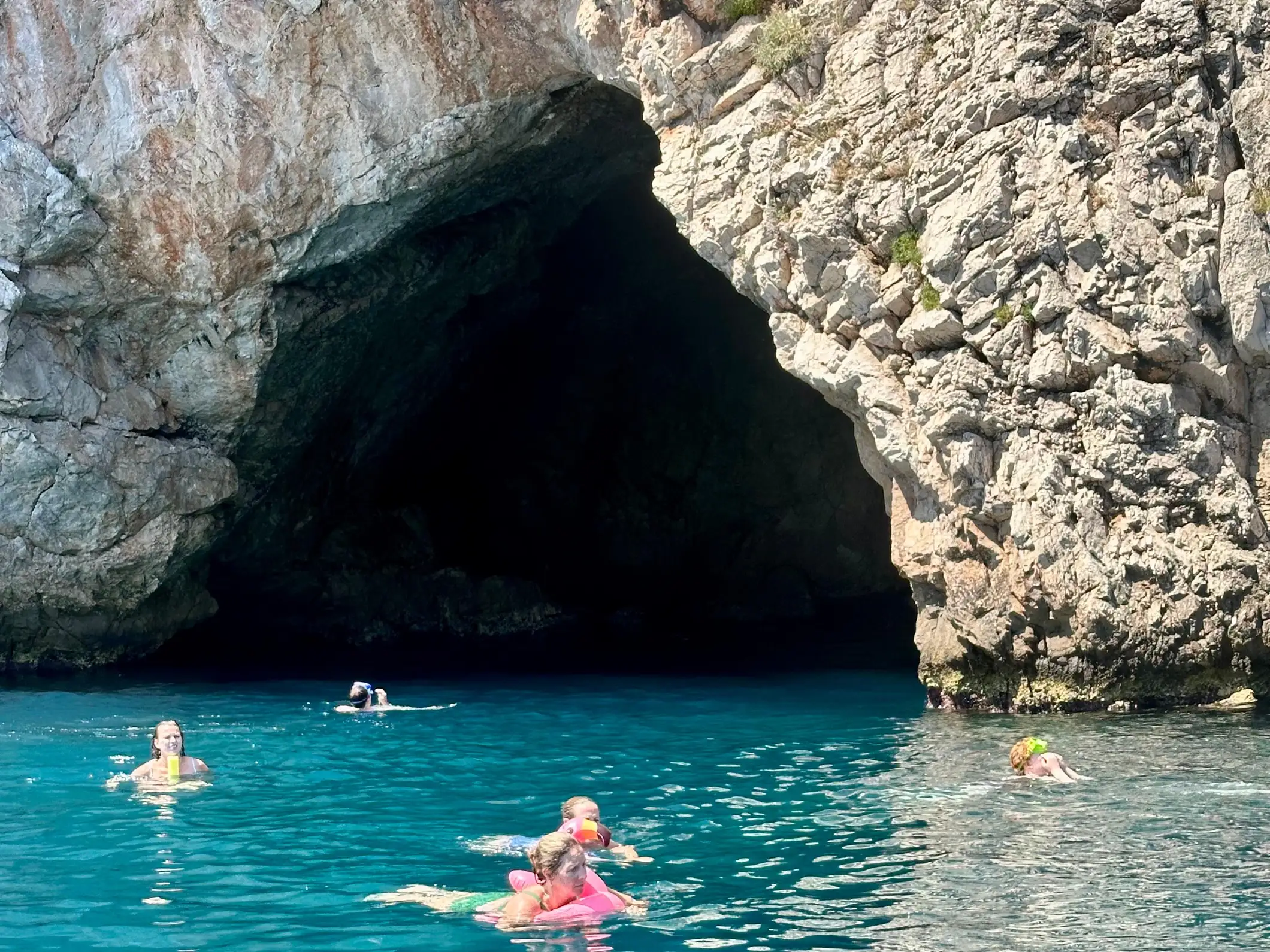 Nice : sortie en bateau sur la Côte d'Azur secrète vers la grotte de Mala avec plongée en apnée