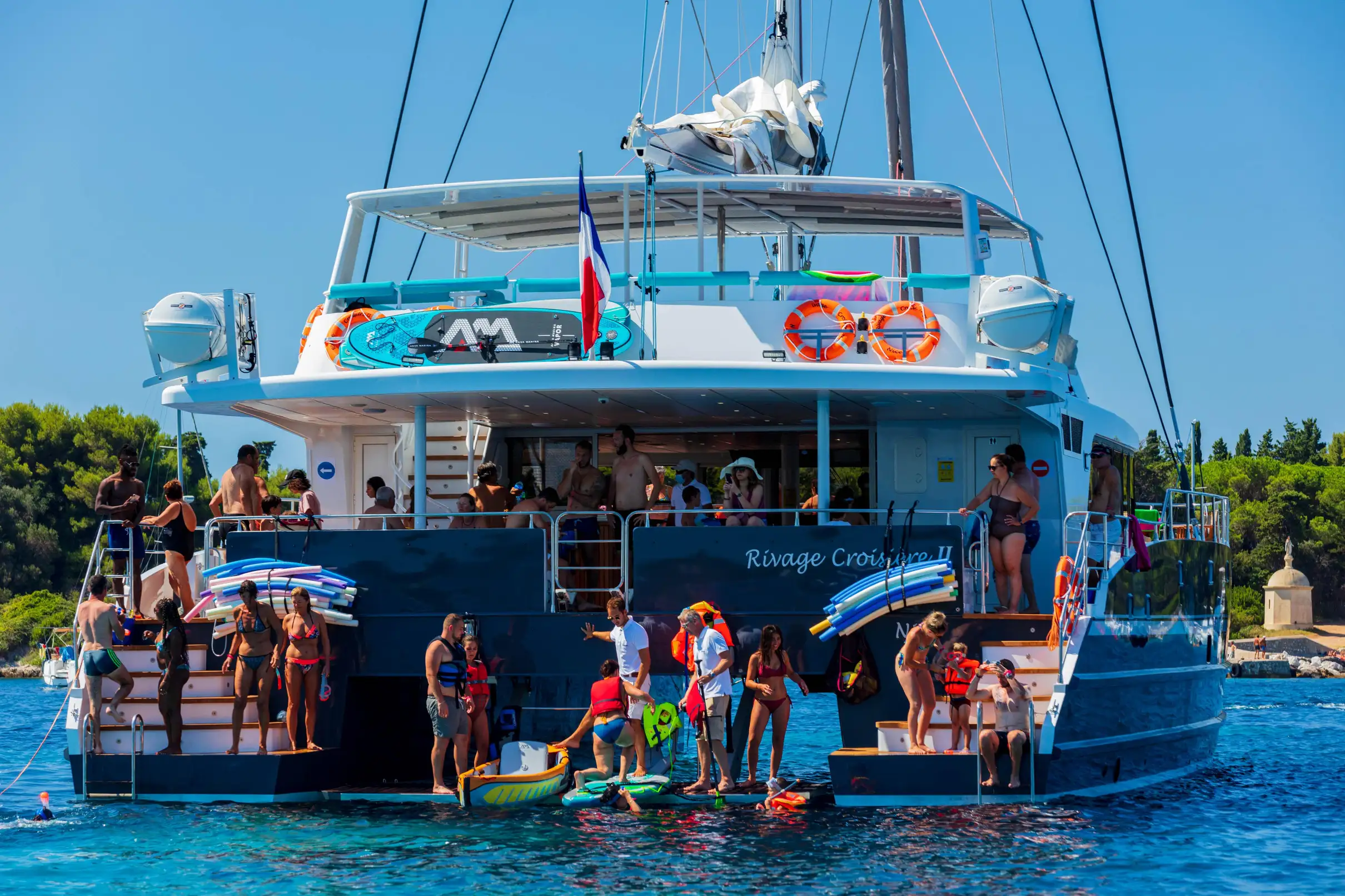 Croisière en catamaran d'une journée au départ de Cannes
