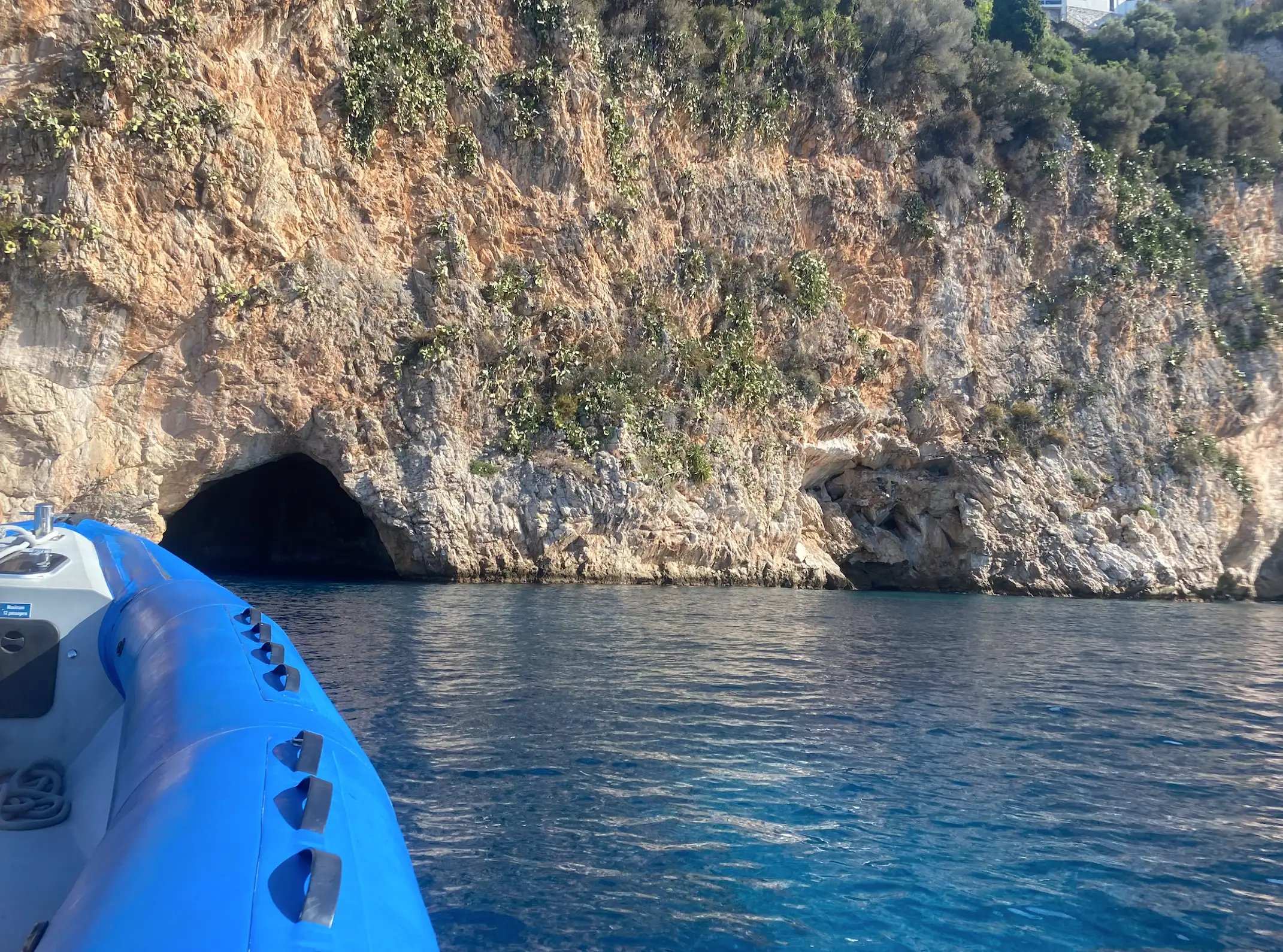 Nice : Excursion en bateau à Monaco et aux grottes de Mala avec plongée en apnée