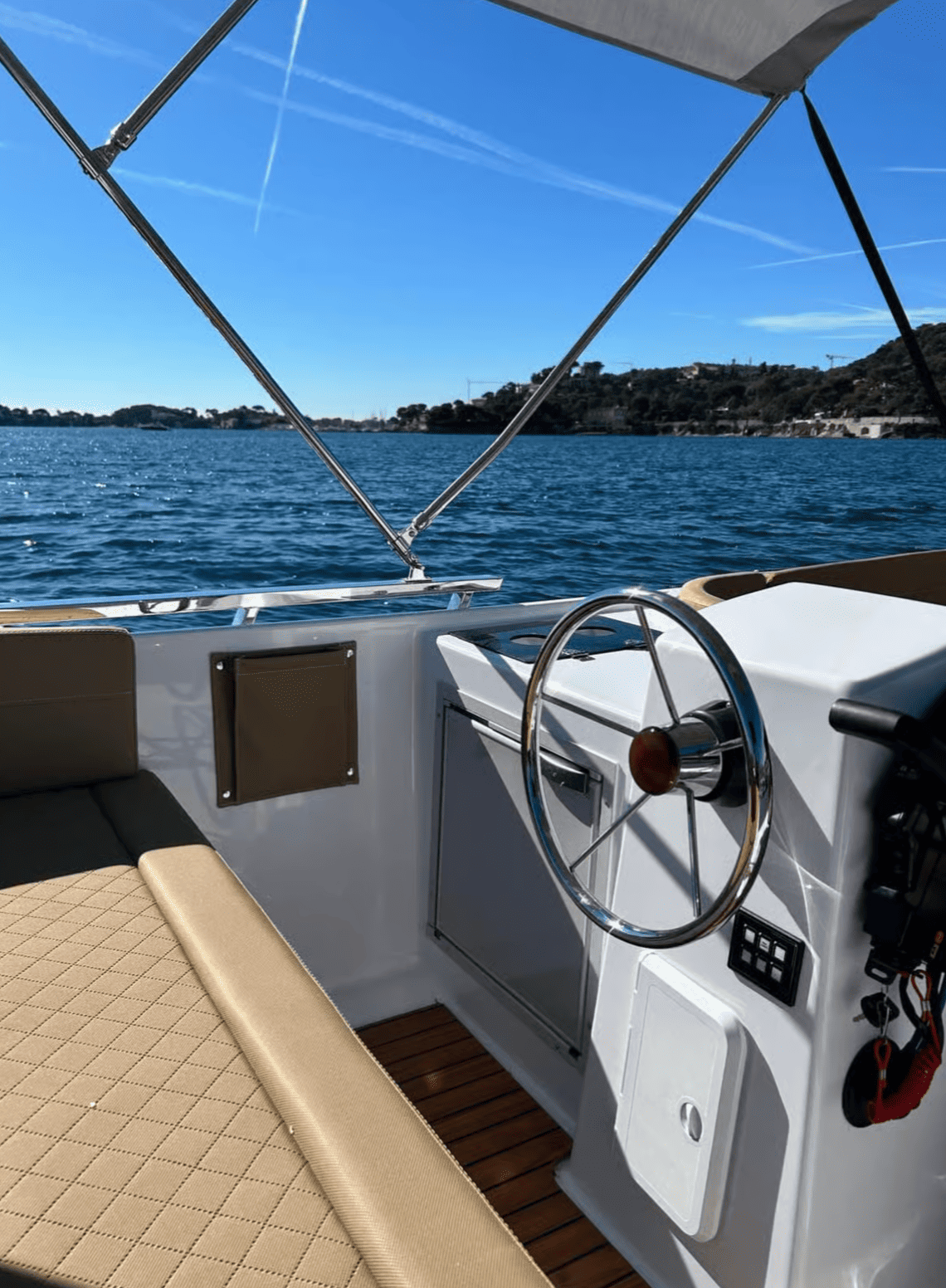 Beaulieu-sur-Mer : location de bateau pendant 1 heure sans permis requis