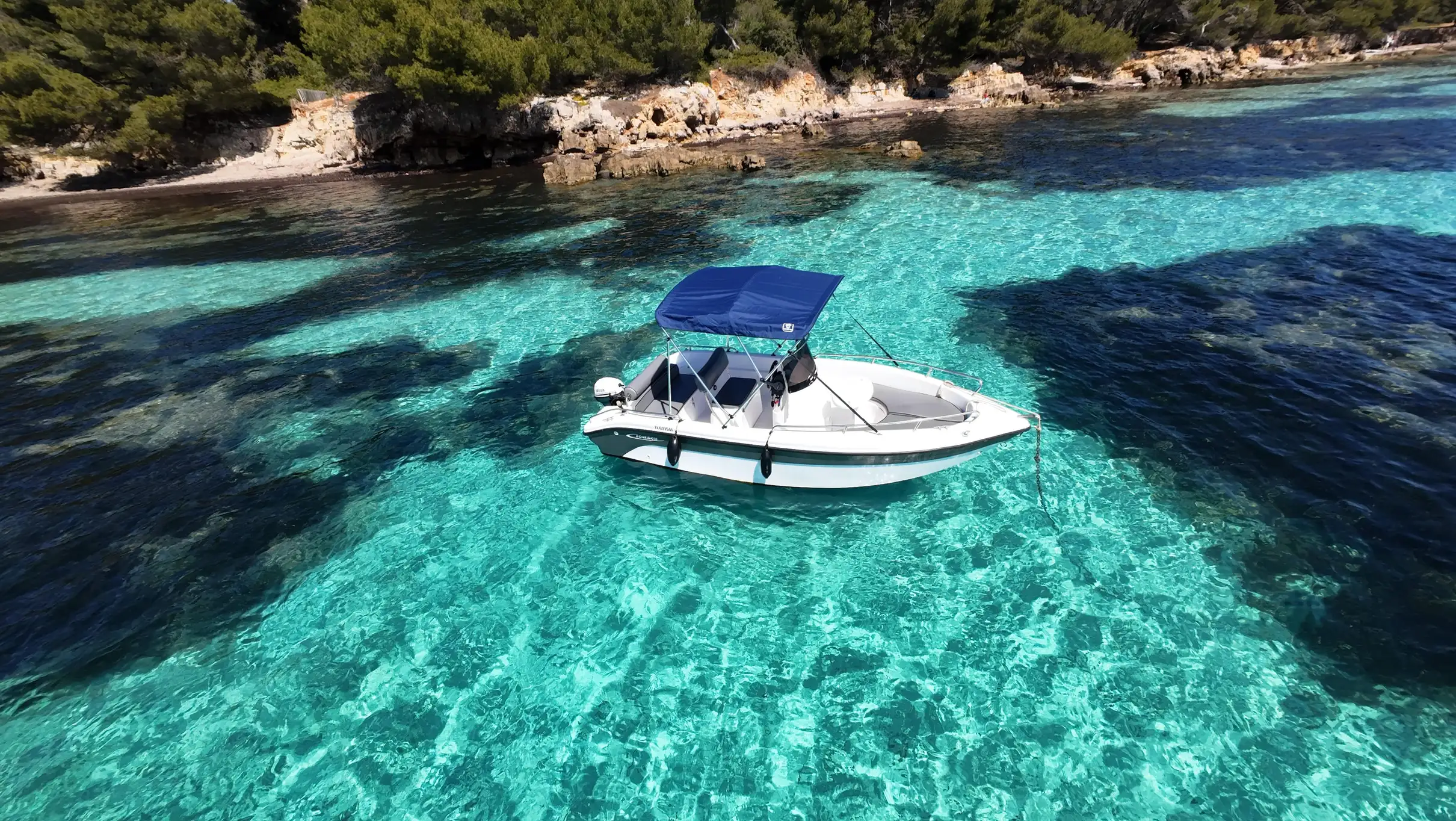 Cannes : Promenade en bateau sans permis vers les îles de Lérins