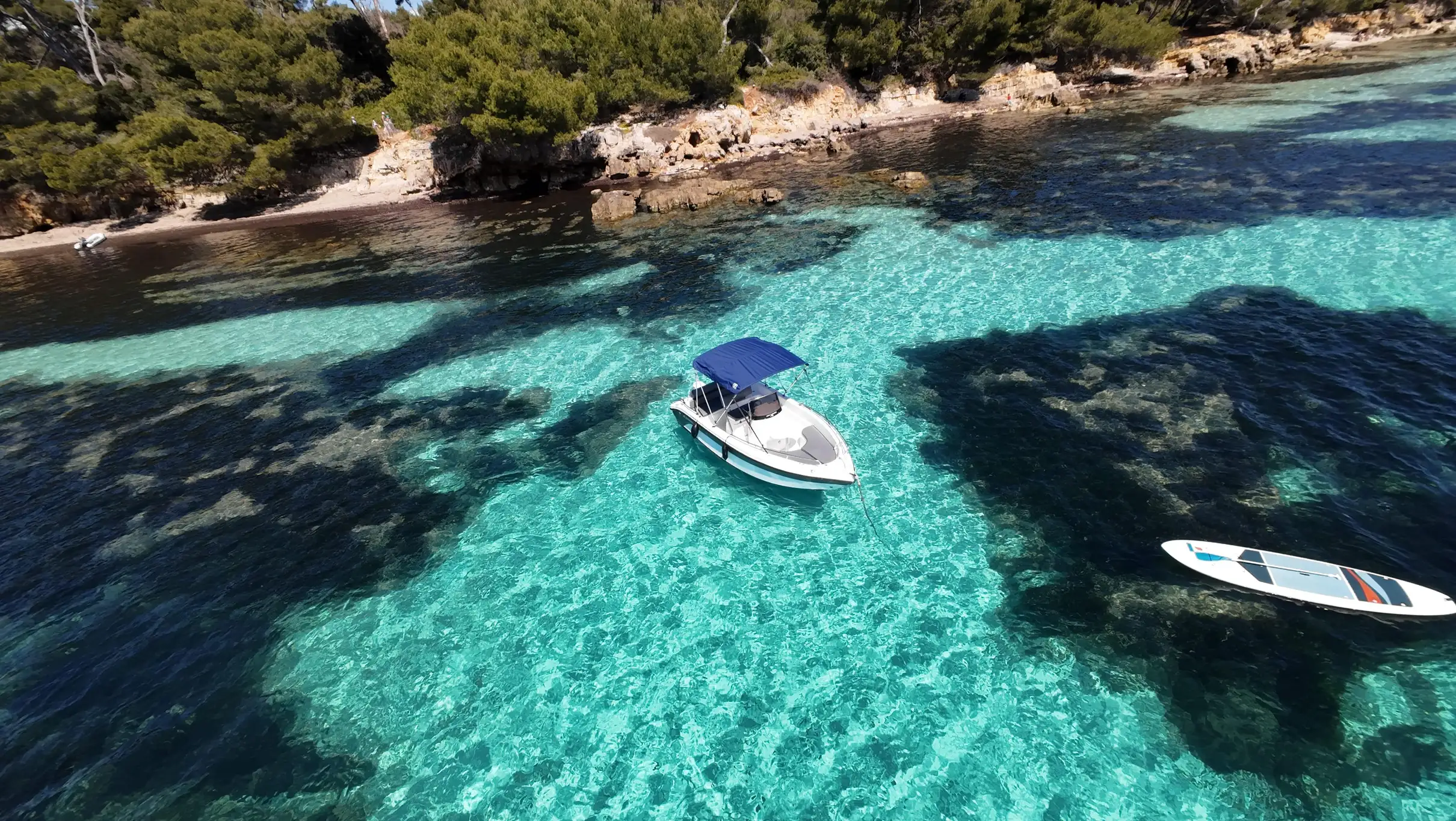 Cannes : Promenade en bateau sans permis vers les îles de Lérins