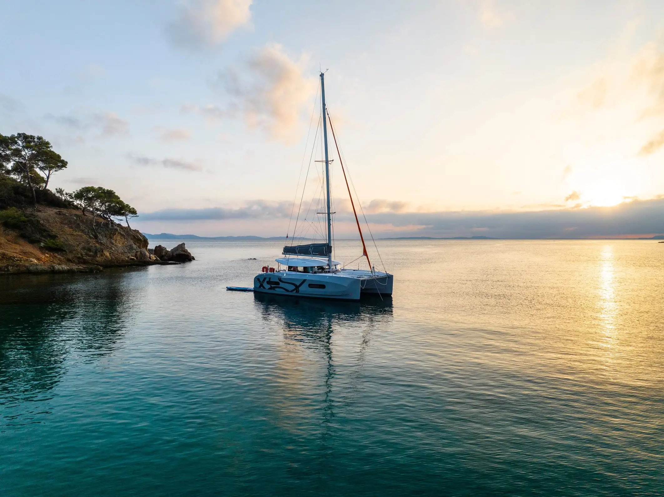 Depuis Villefranche-sur-Mer : croisière privée en catamaran de luxe