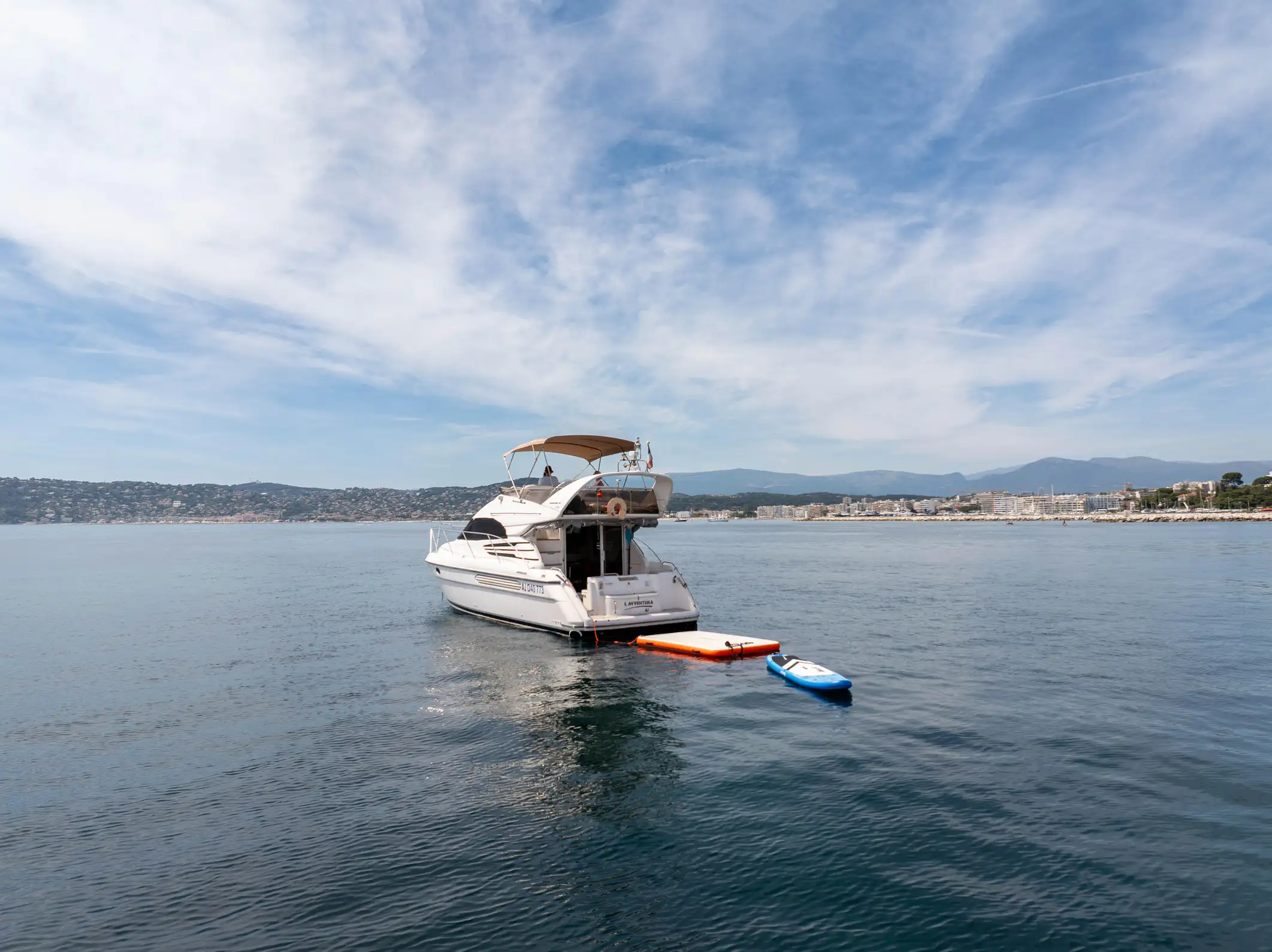 Juan Les Pins : location de bateau vers les îles de Lérins avec skipper
