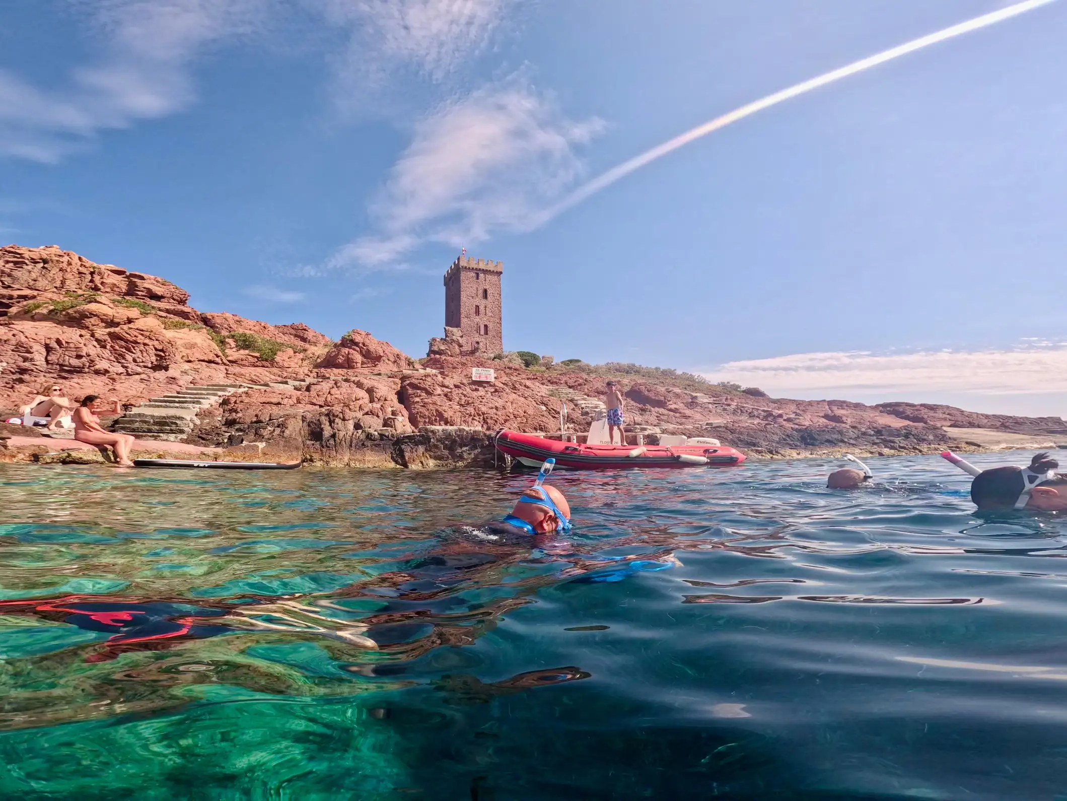 Agay: Journée bateau découverte de l'Esterel & Iles de Lérins en snorkeling