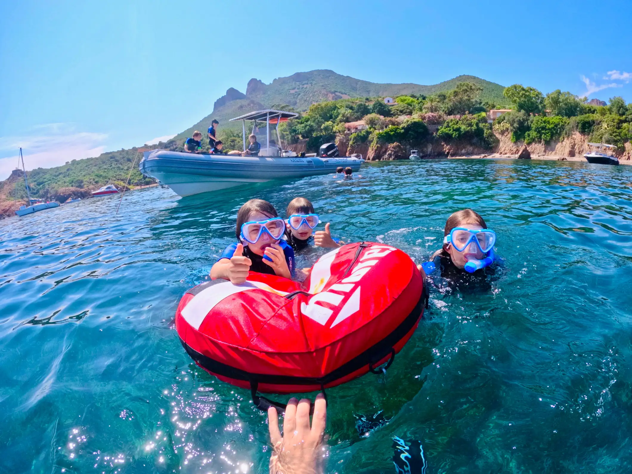 Agay: Journée bateau découverte de l'Esterel & Iles de Lérins en snorkeling