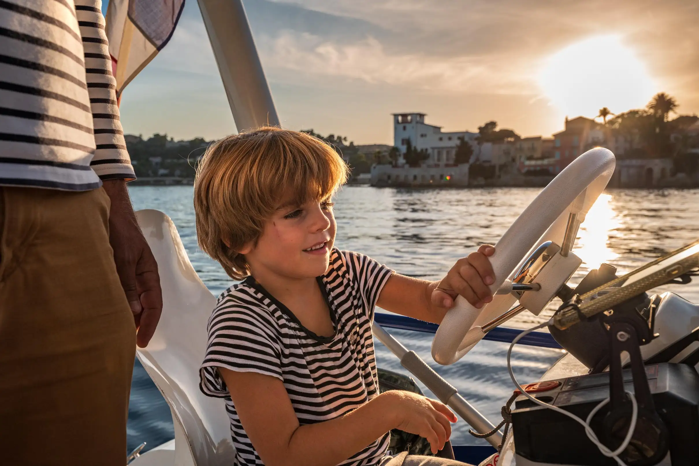 Nice : visite exclusive au coucher du soleil - Flotte exceptionnelle de bateaux solaires