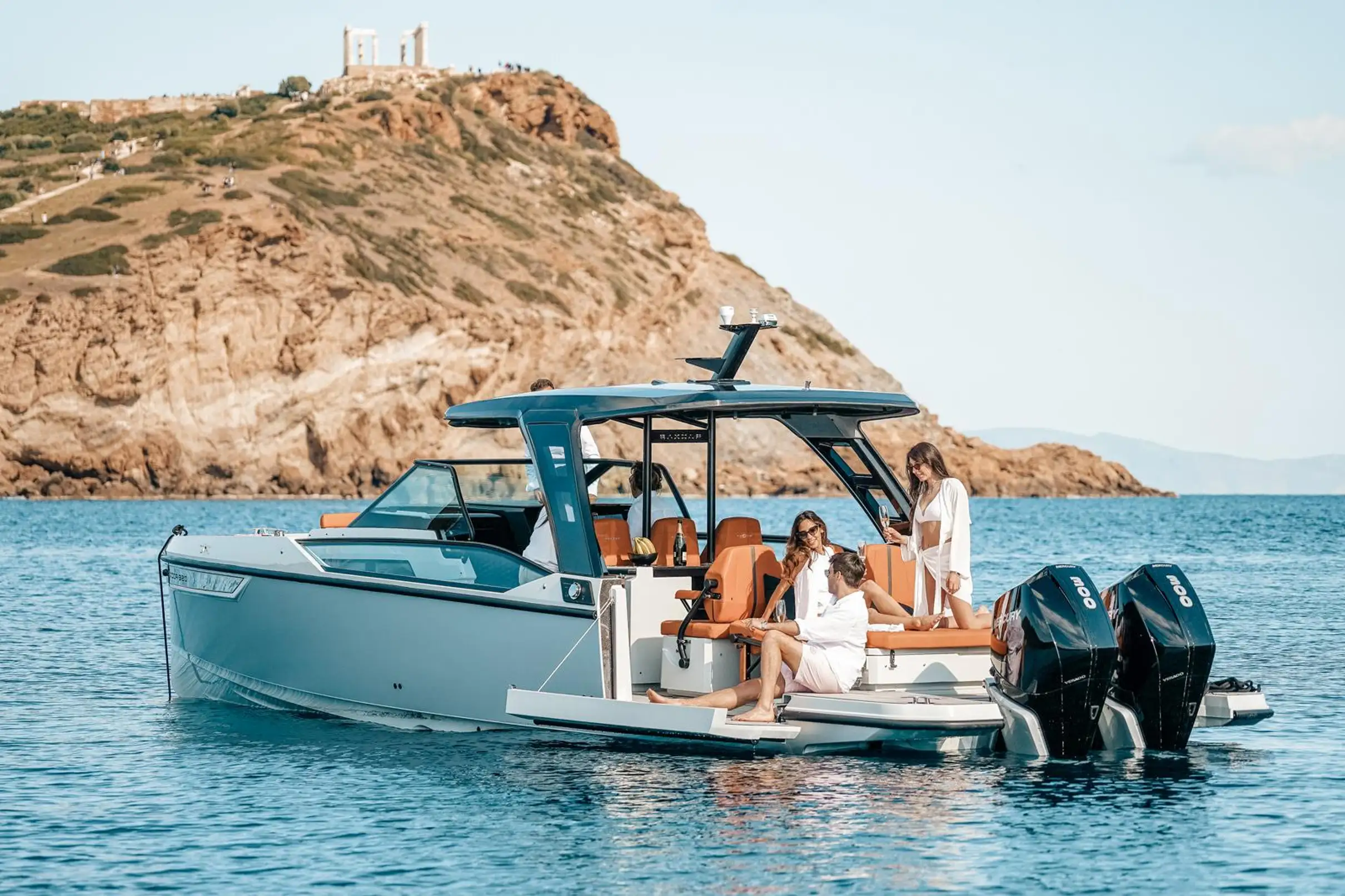 Expérience en yacht privé de luxe à Cannes : Saxdor 320 GTO