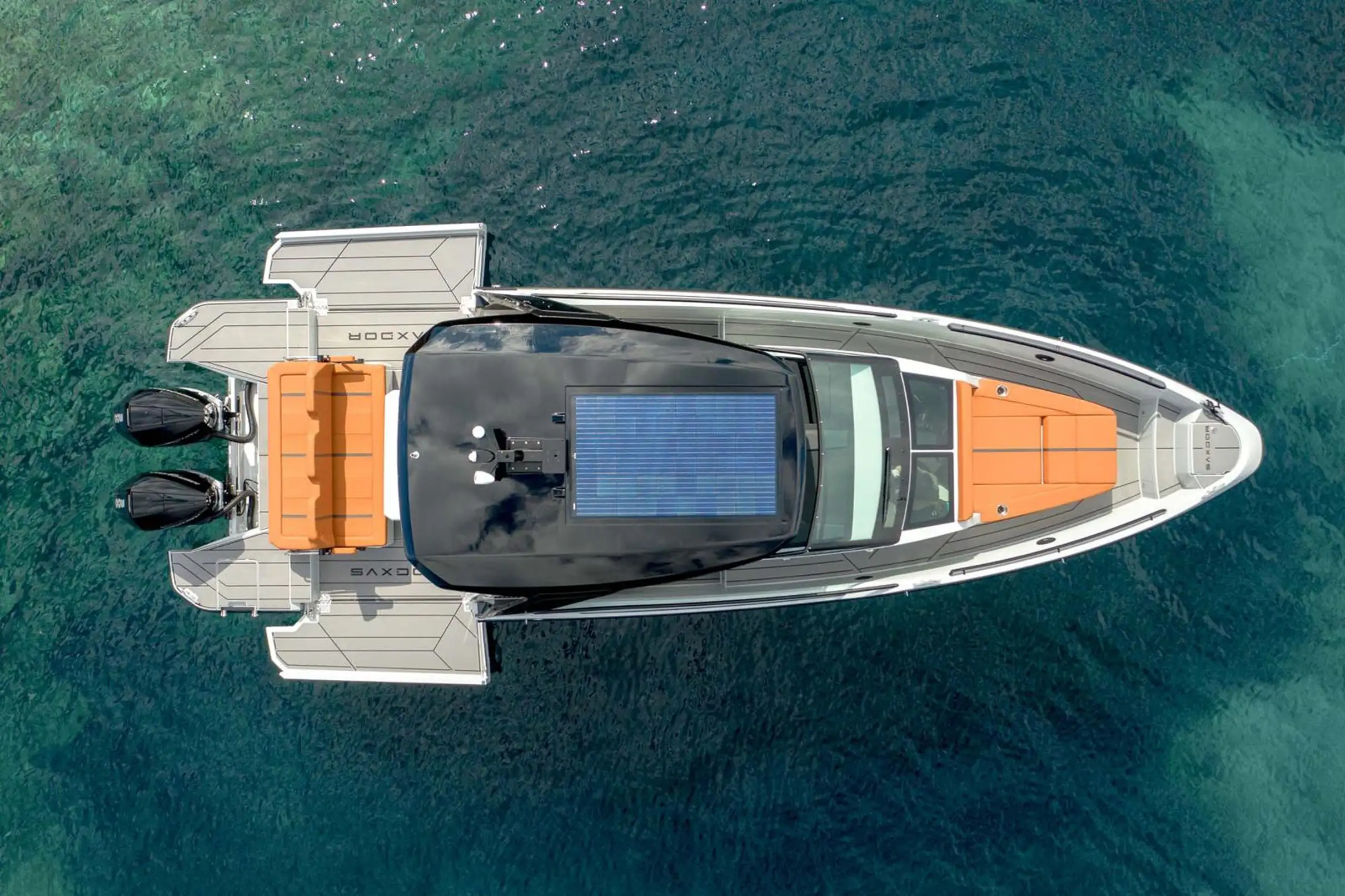 Expérience en yacht privé de luxe à Cannes : Saxdor 320 GTO
